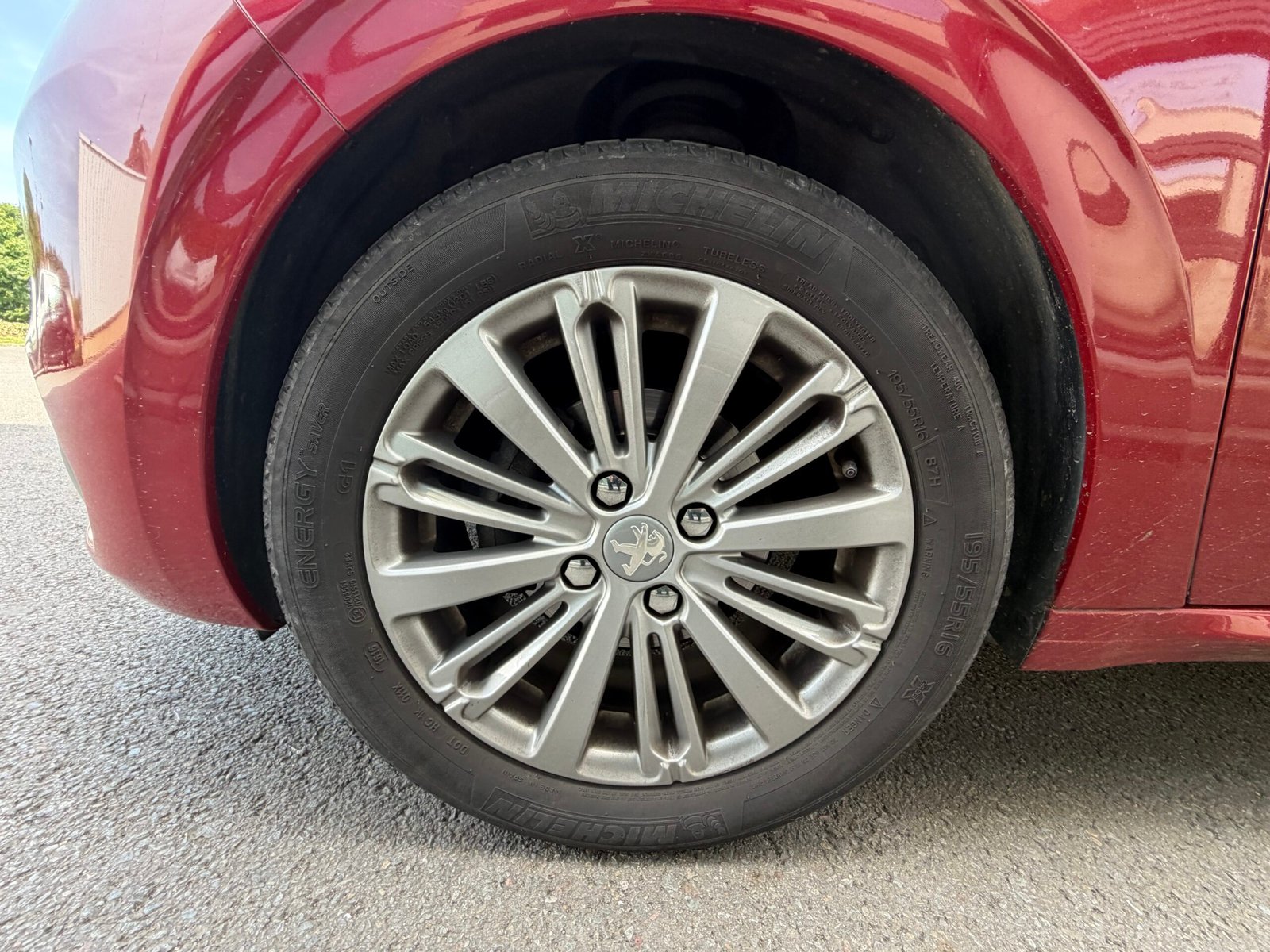 Peugeot 208 110ch « Allure Business »
