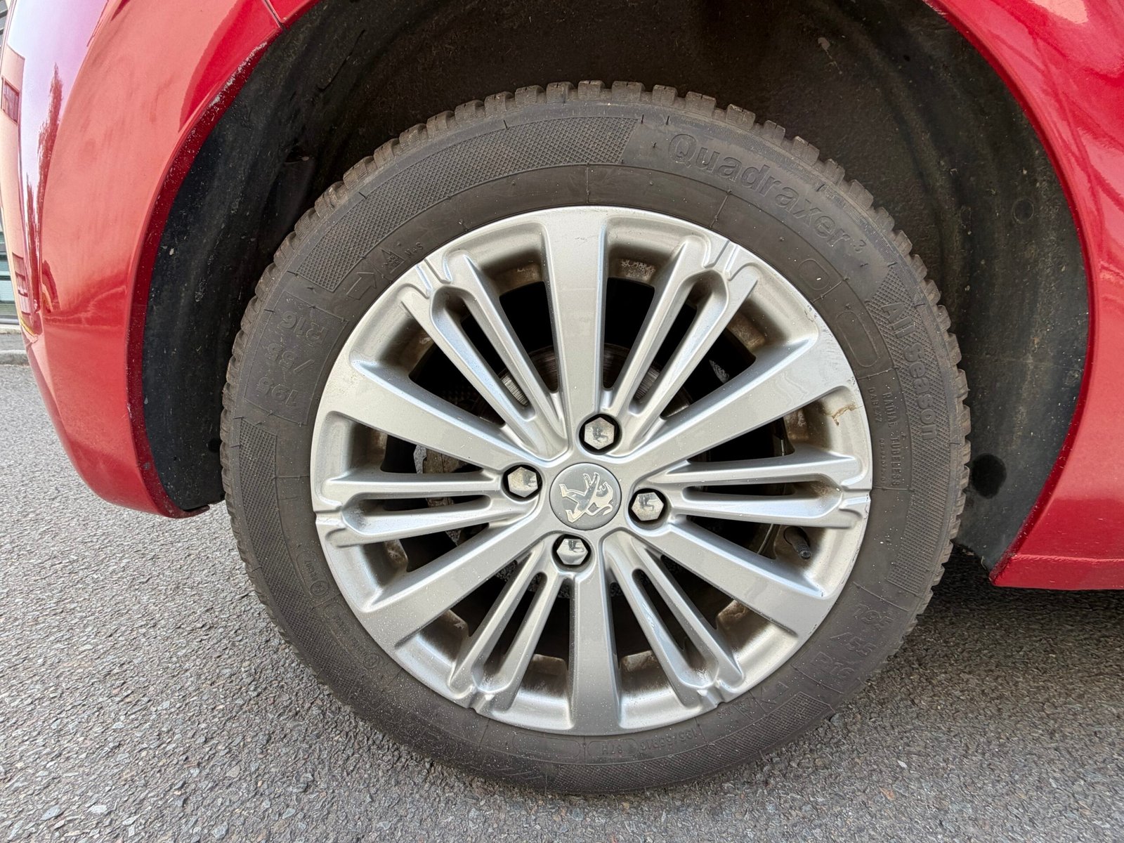 Peugeot 208 110ch « Allure Business »