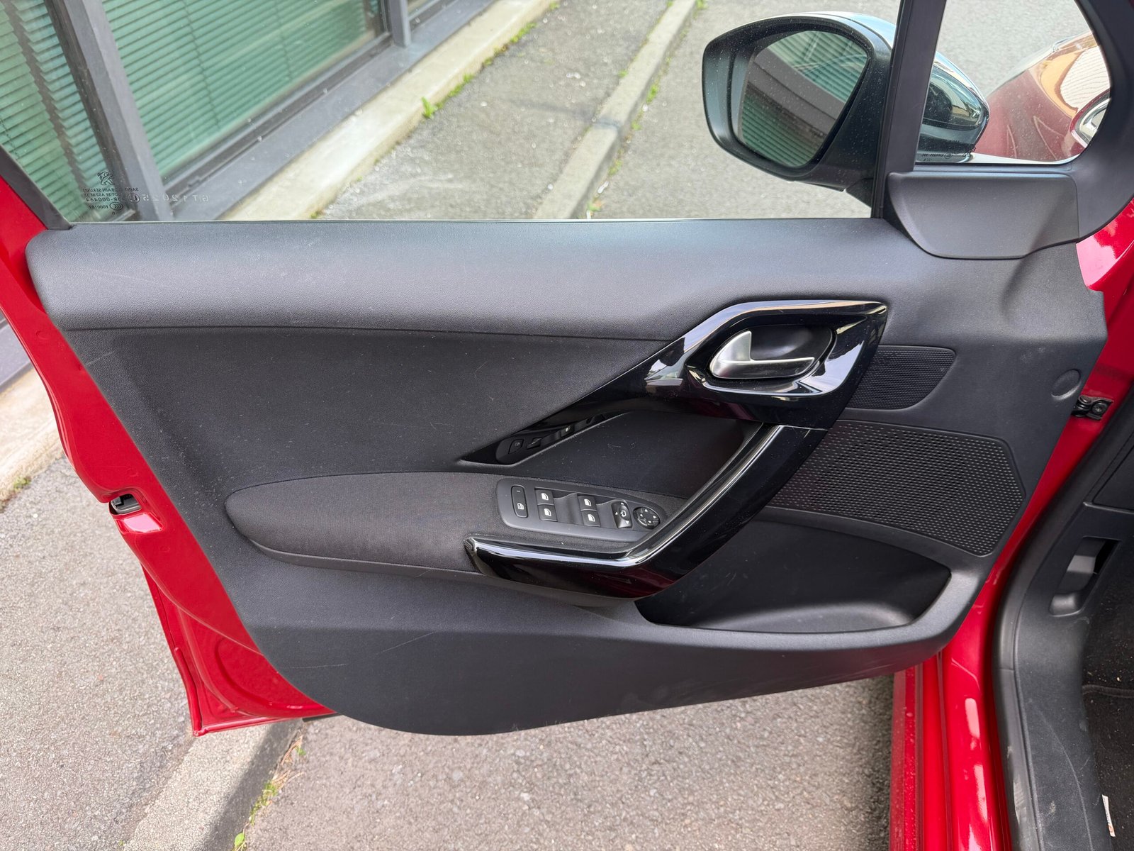 Peugeot 208 110ch « Allure Business »