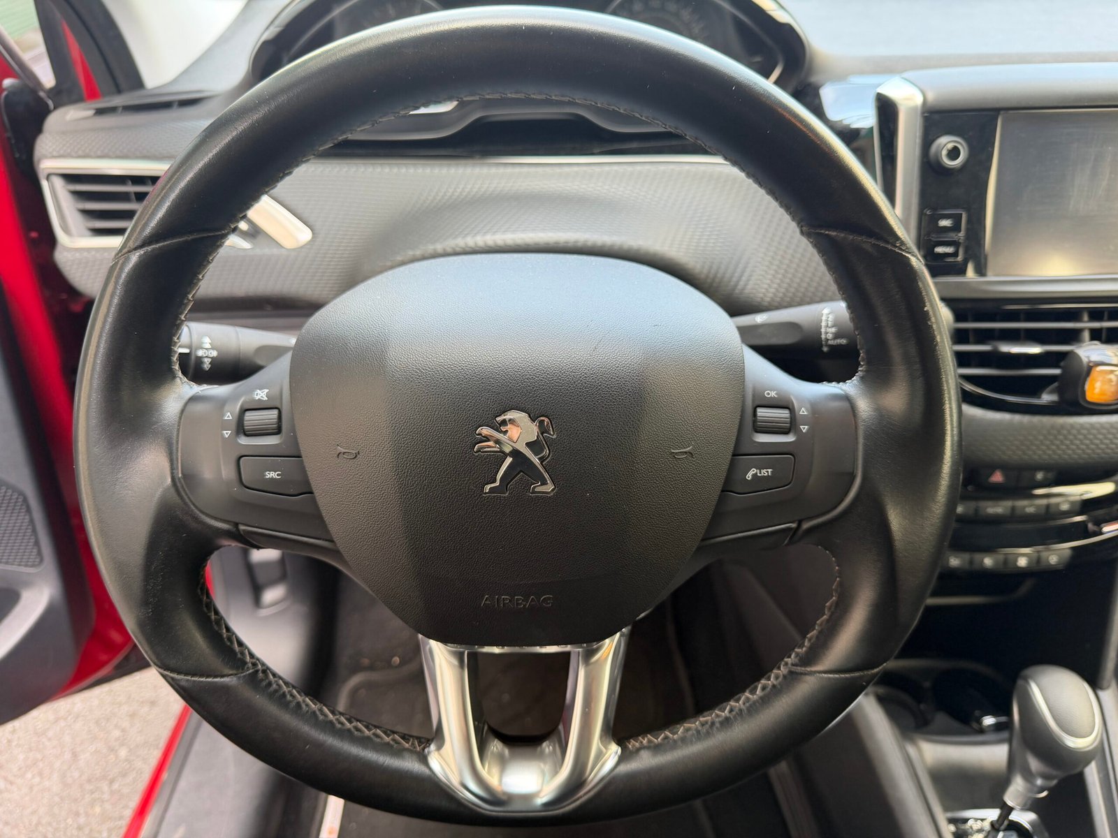 Peugeot 208 110ch « Allure Business »