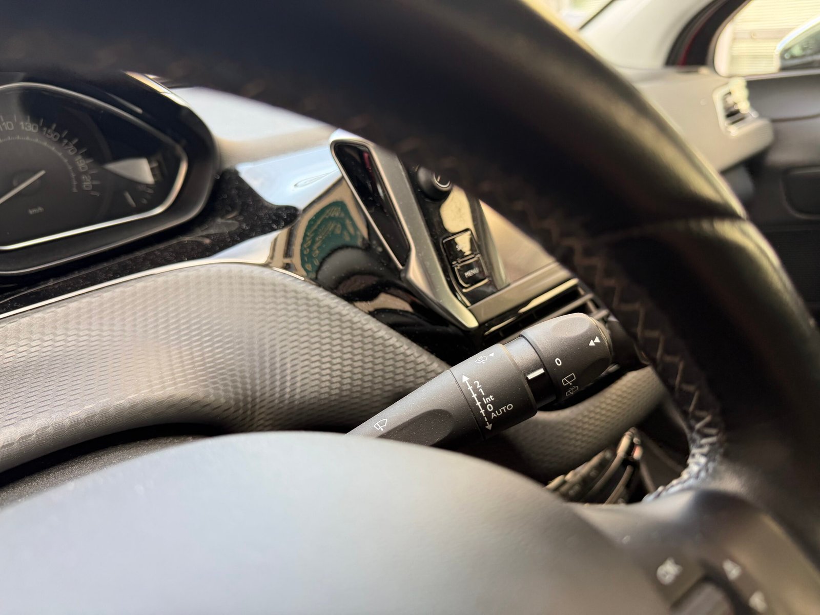Peugeot 208 110ch « Allure Business »