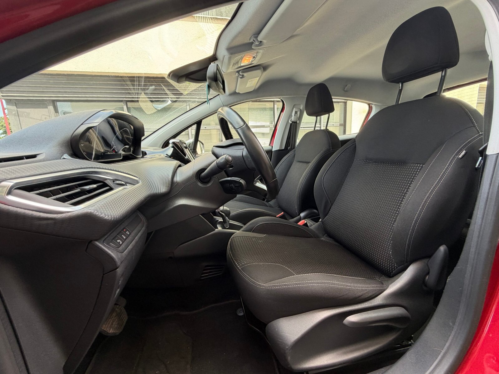 Peugeot 208 110ch « Allure Business »