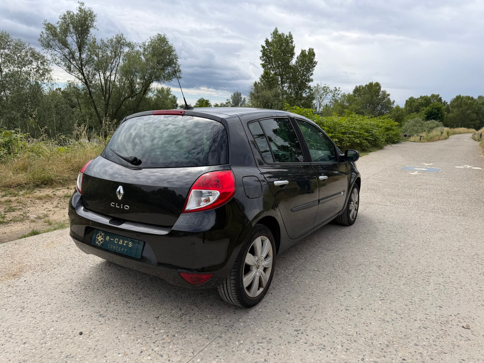 RENAULT Clio 3 Tomtom Phase 2 1.6i 111 cv Automatique