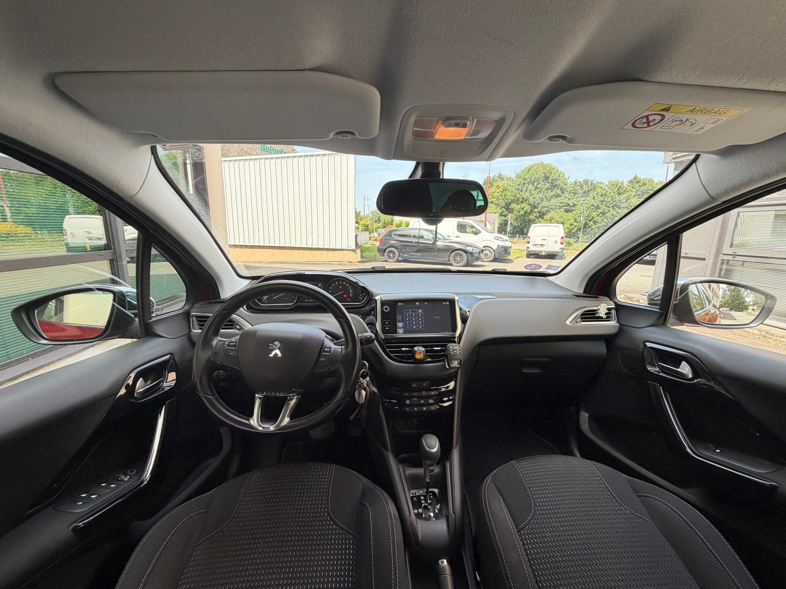 Peugeot 208 110ch « Allure Business »
