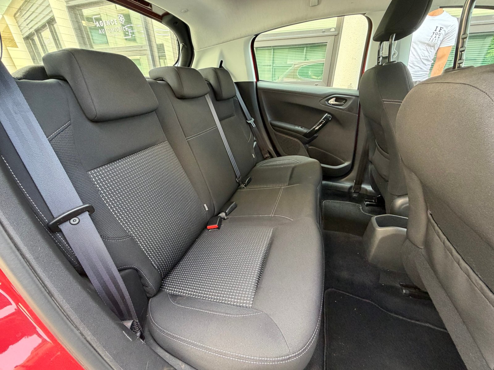 Peugeot 208 110ch « Allure Business »