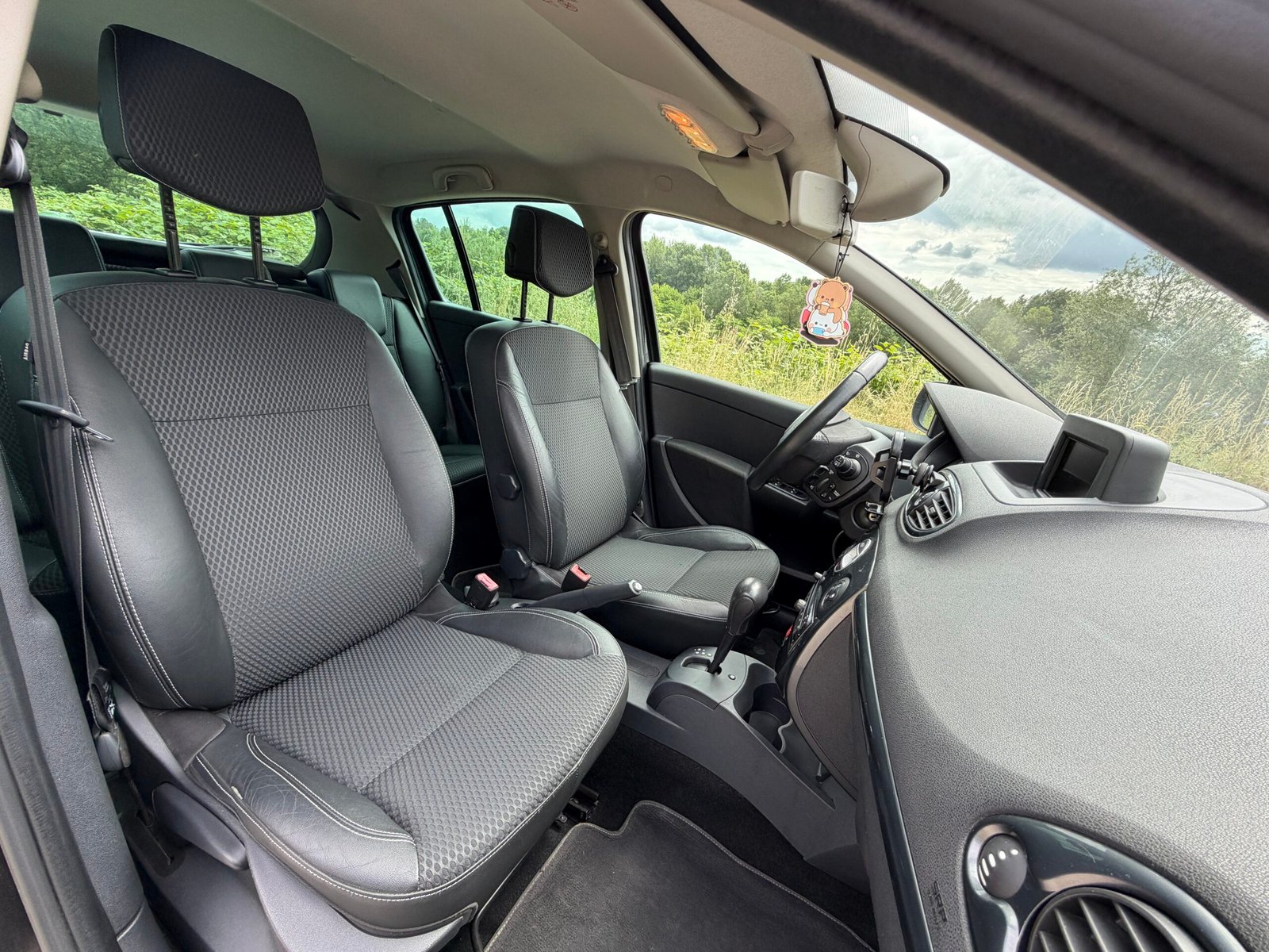 RENAULT Clio 3 Tomtom Phase 2 1.6i 111 cv Automatique