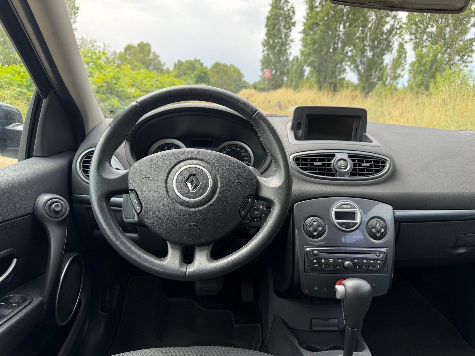 RENAULT Clio 3 Tomtom Phase 2 1.6i 111 cv Automatique