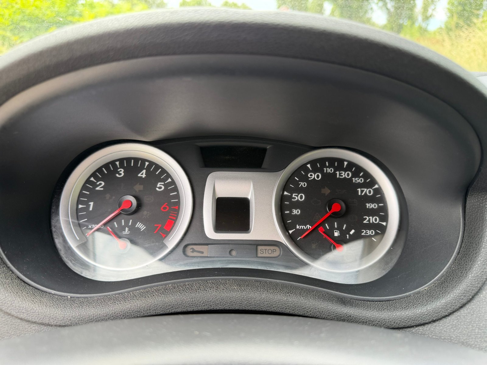 RENAULT Clio 3 Tomtom Phase 2 1.6i 111 cv Automatique