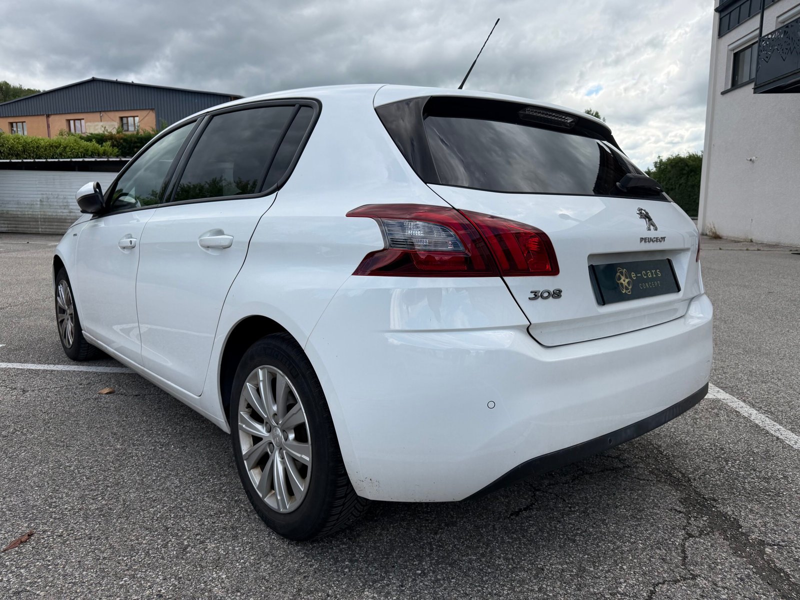 PEUGEOT 308 Phase II 1.5 Blue HDi 102 cv