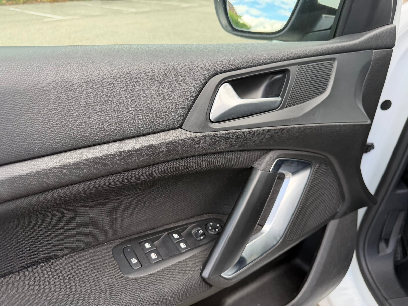 PEUGEOT 308 Phase II 1.5 Blue HDi 102 cv