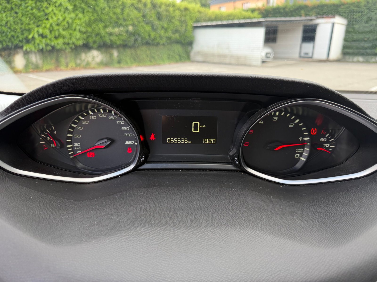 PEUGEOT 308 Phase II 1.5 Blue HDi 102 cv