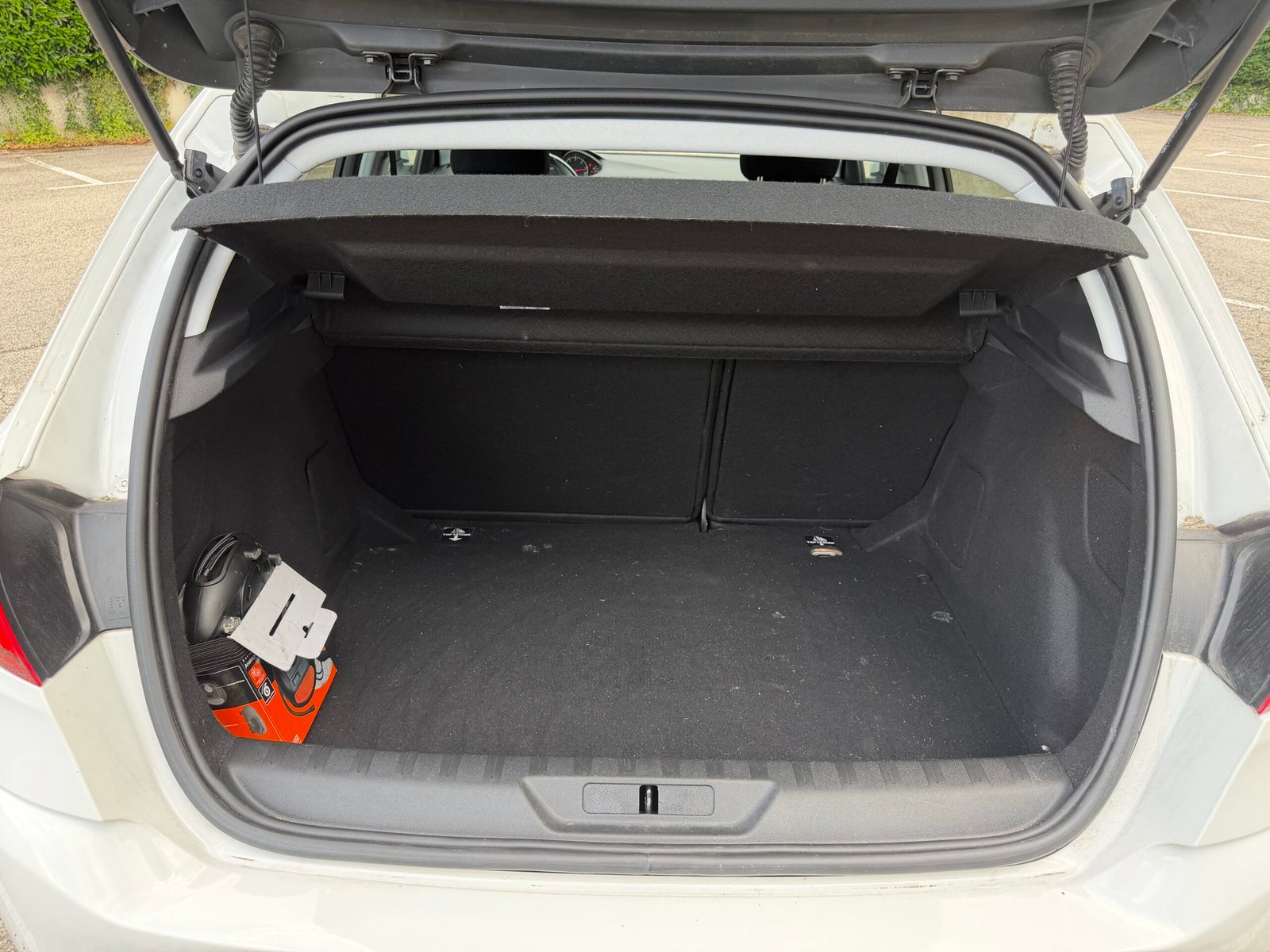 PEUGEOT 308 Phase II 1.5 Blue HDi 102 cv