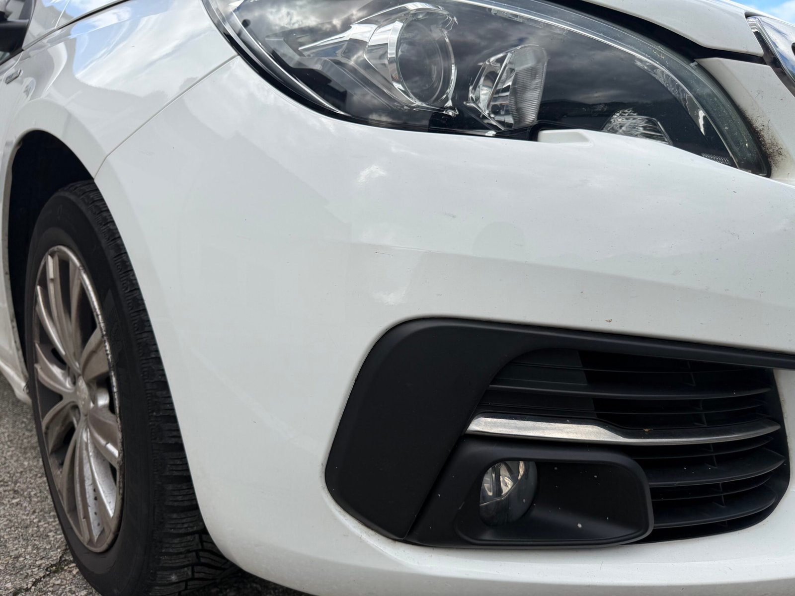 PEUGEOT 308 Phase II 1.5 Blue HDi 102 cv