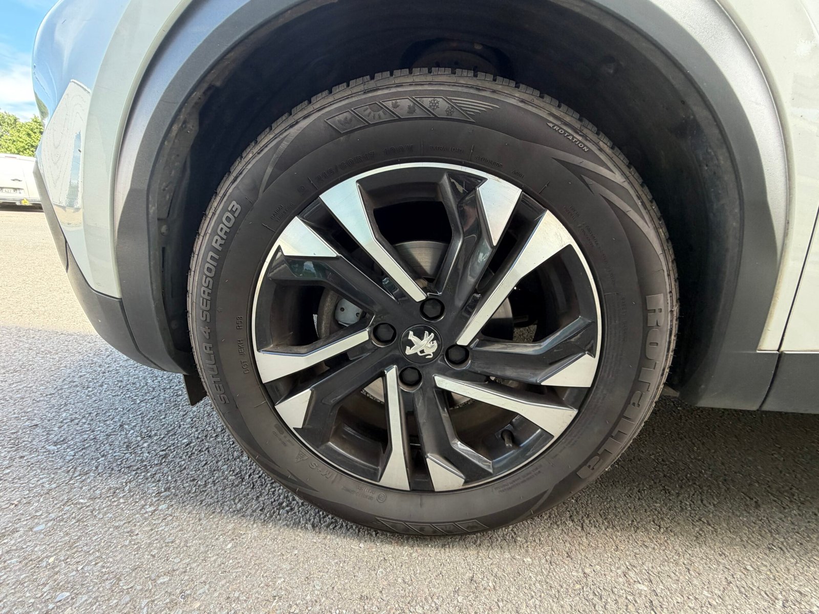 Peugeot 2008 100ch “Allure”