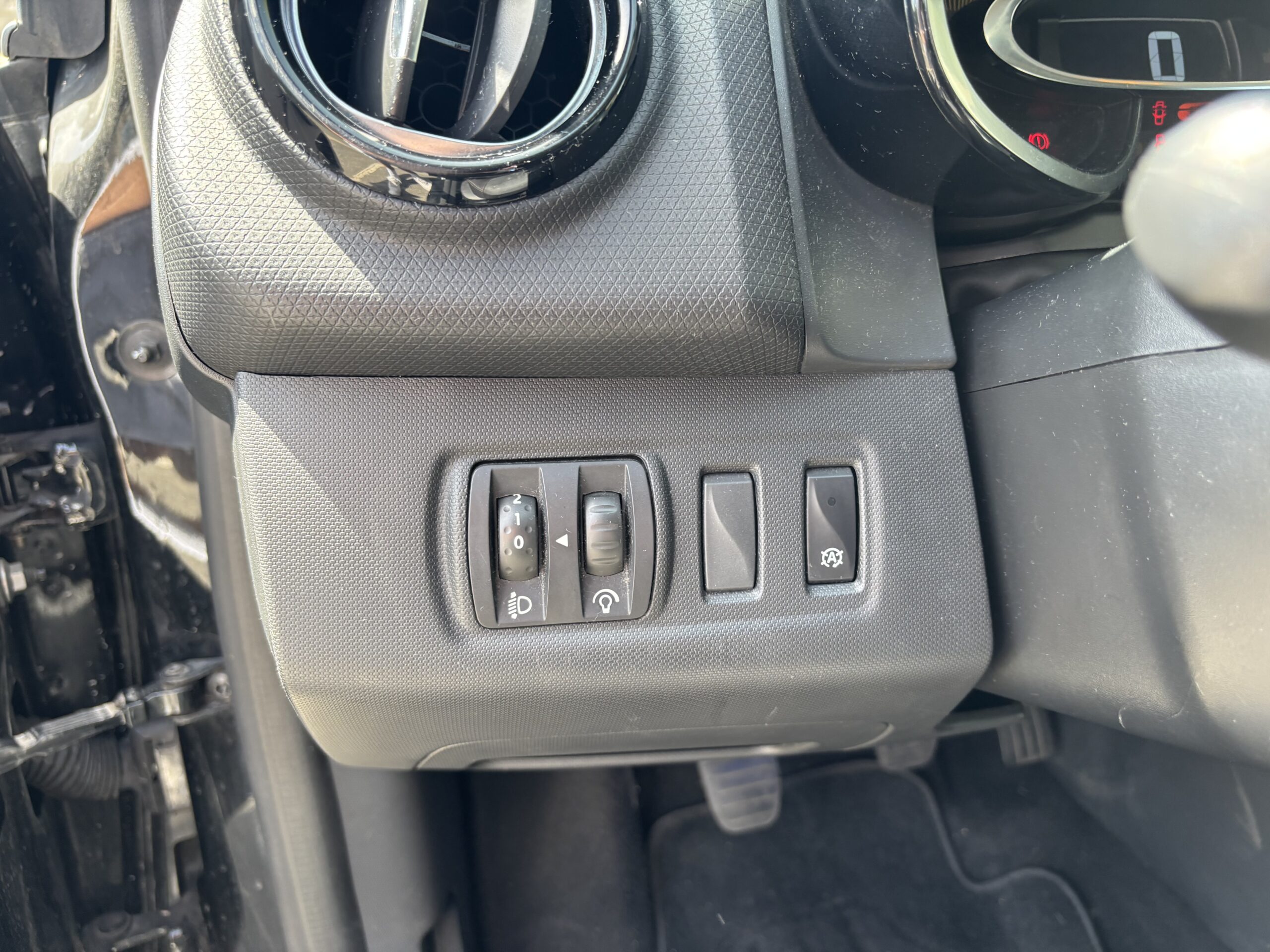 RENAULT Clio IV 5 1.5 dCi 90ch “Intens”