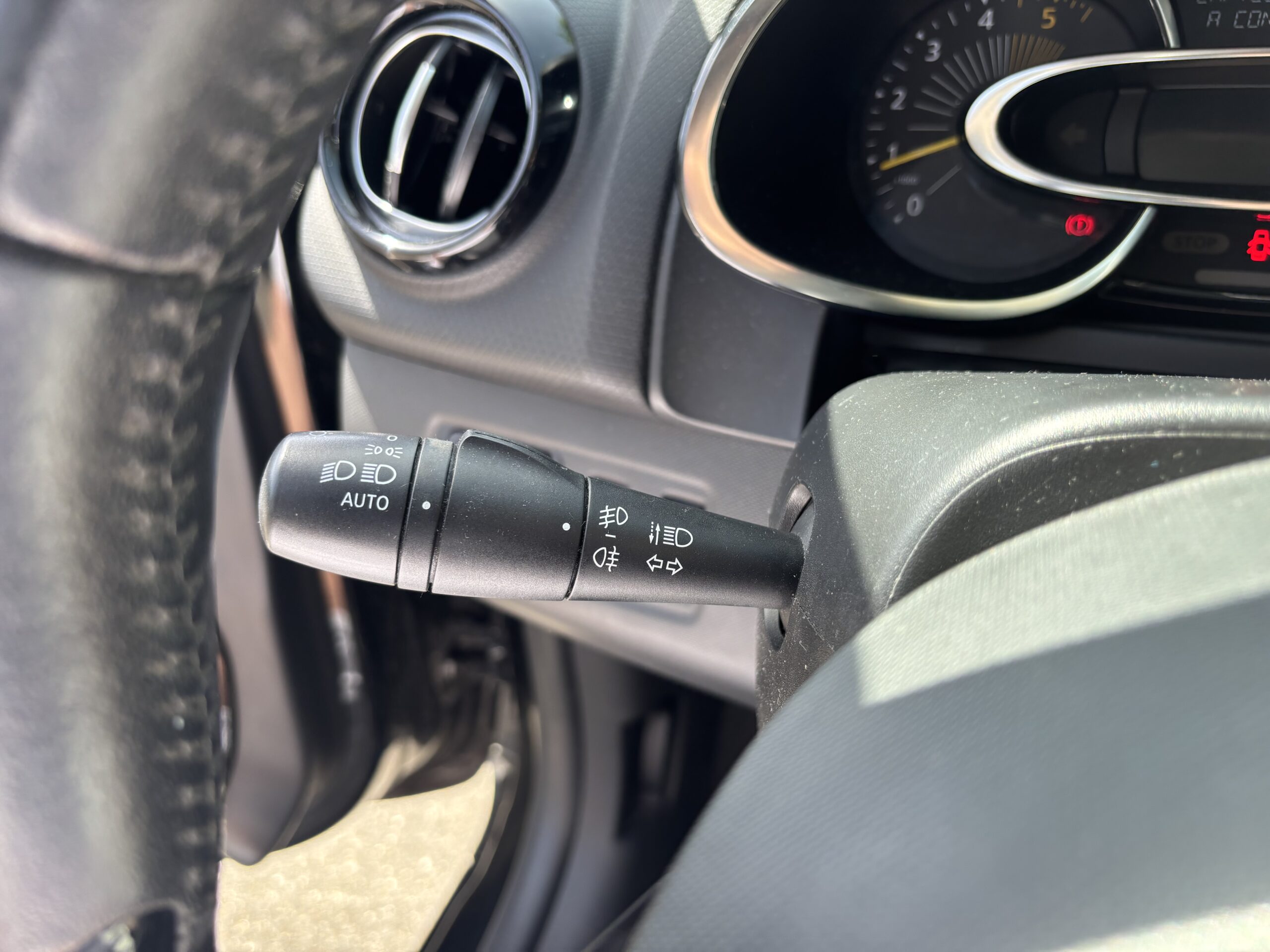 RENAULT Clio IV 5 1.5 dCi 90ch “Intens”