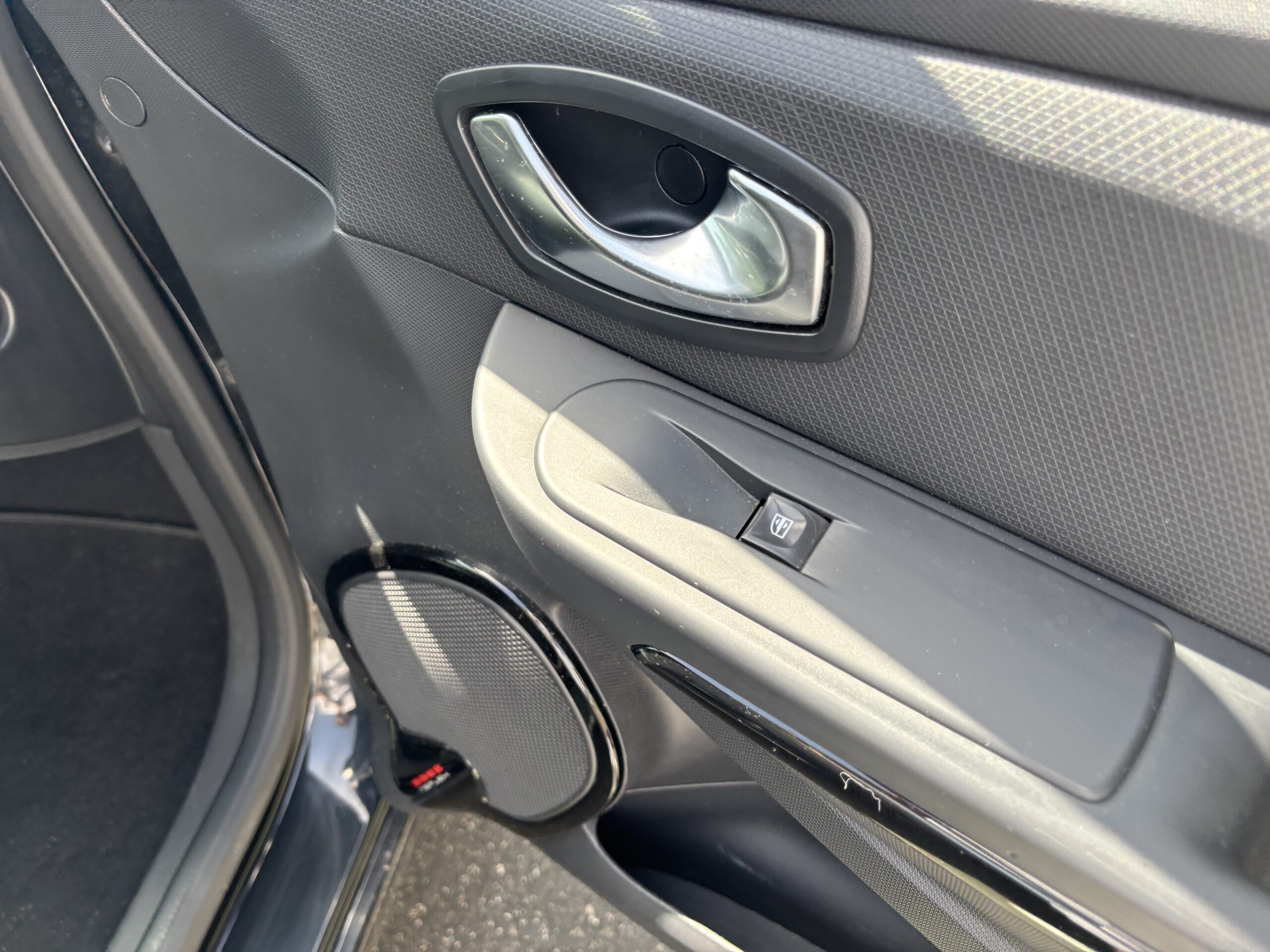 RENAULT Clio IV 5 1.5 dCi 90ch “Intens”