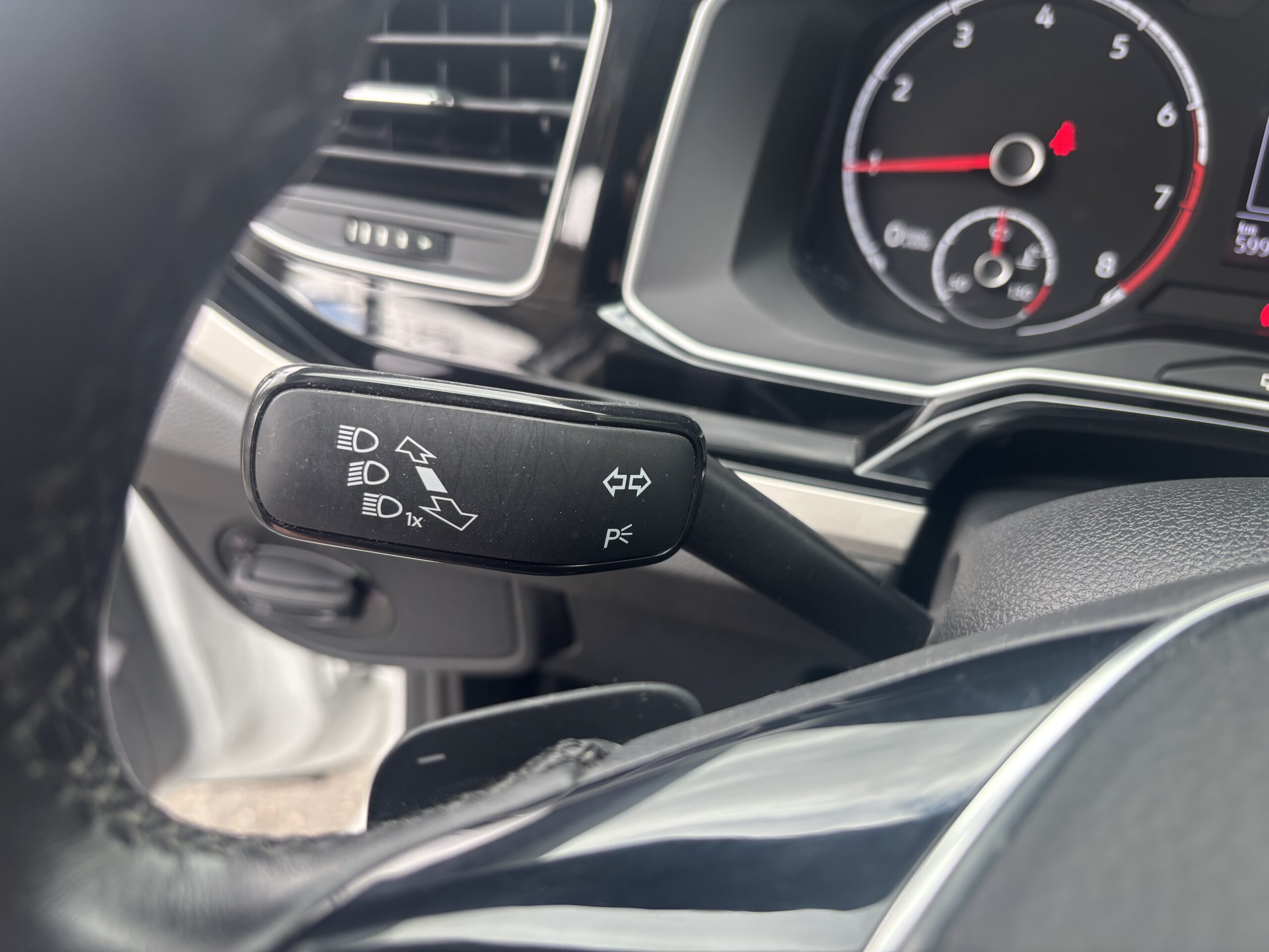 VOLKSWAGEN Polo VI 1.0 TSI 116ch “Carat”
