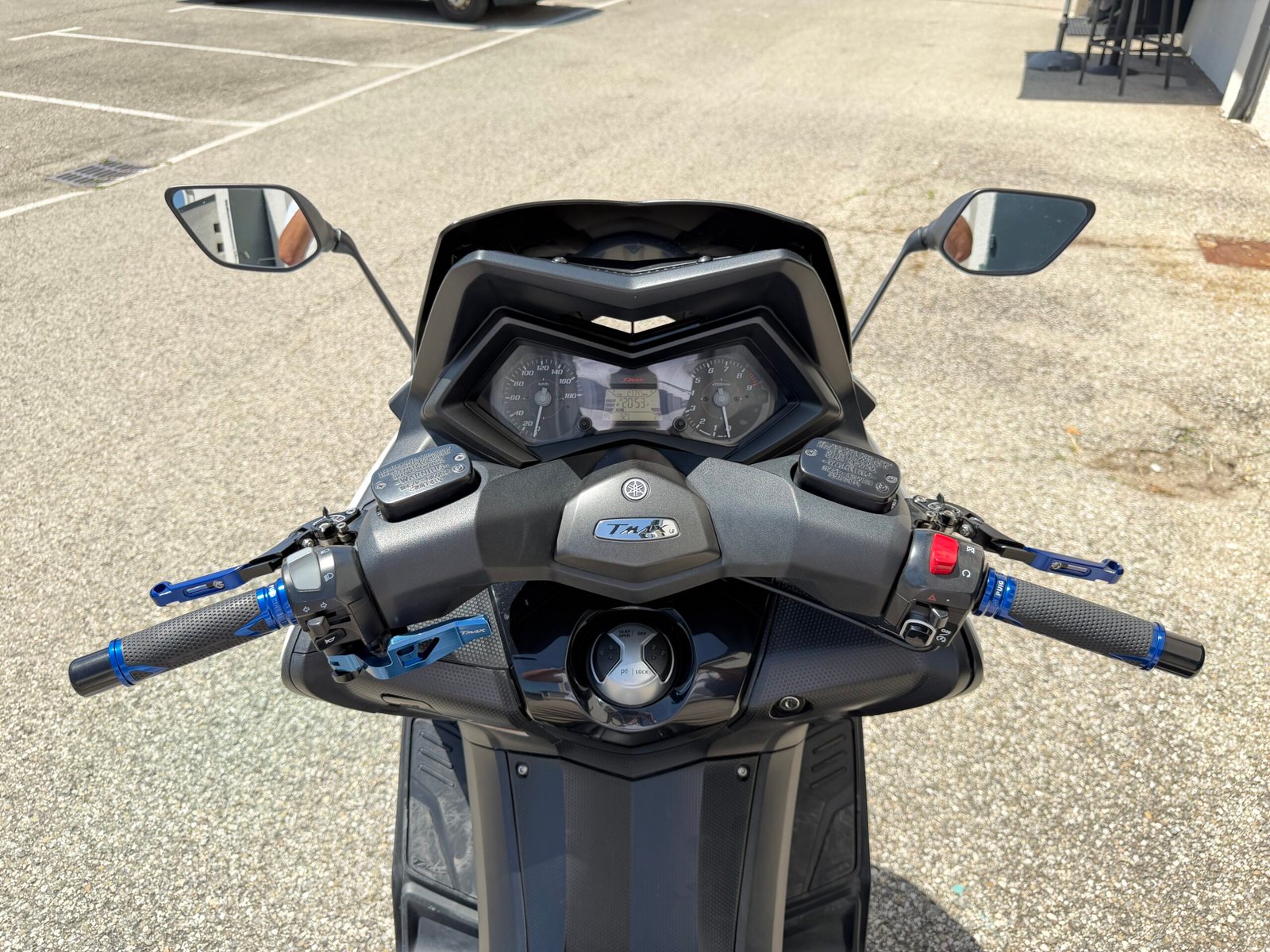 Yamaha T-max 530