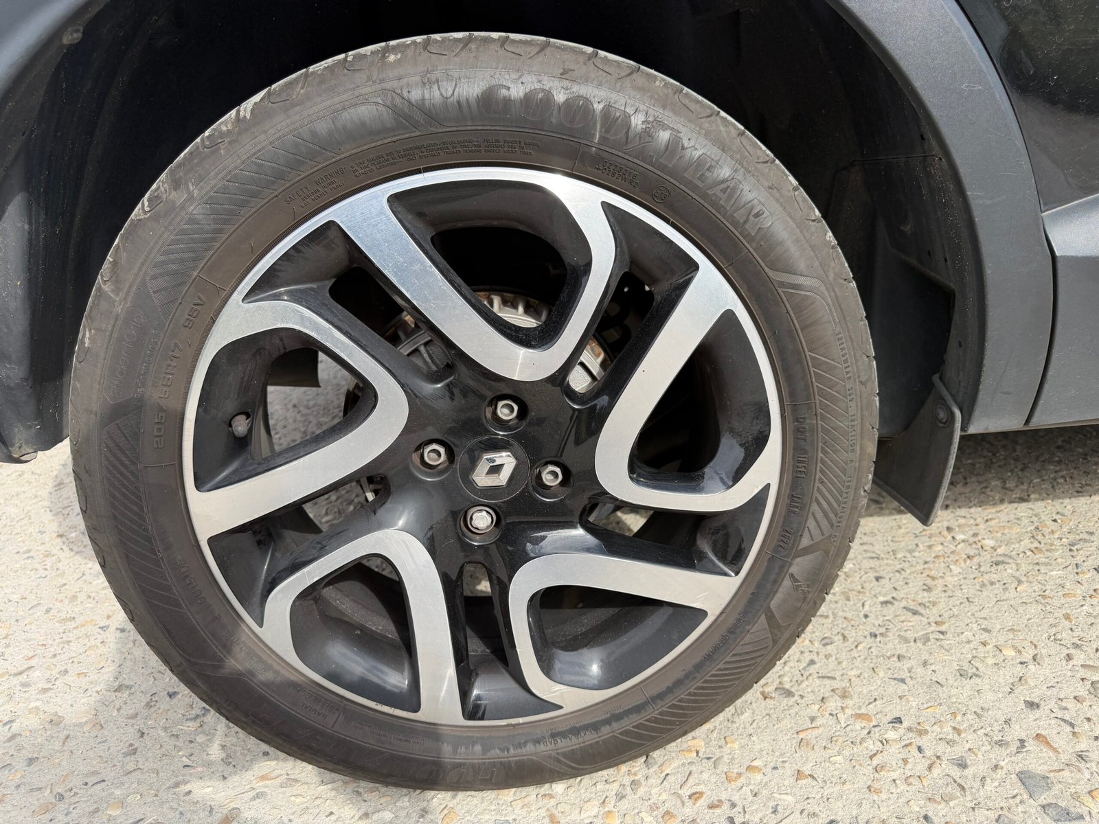 RENAULT Captur – I 1.2 TCe 16V EDC6 120 cv Boîte auto Intens