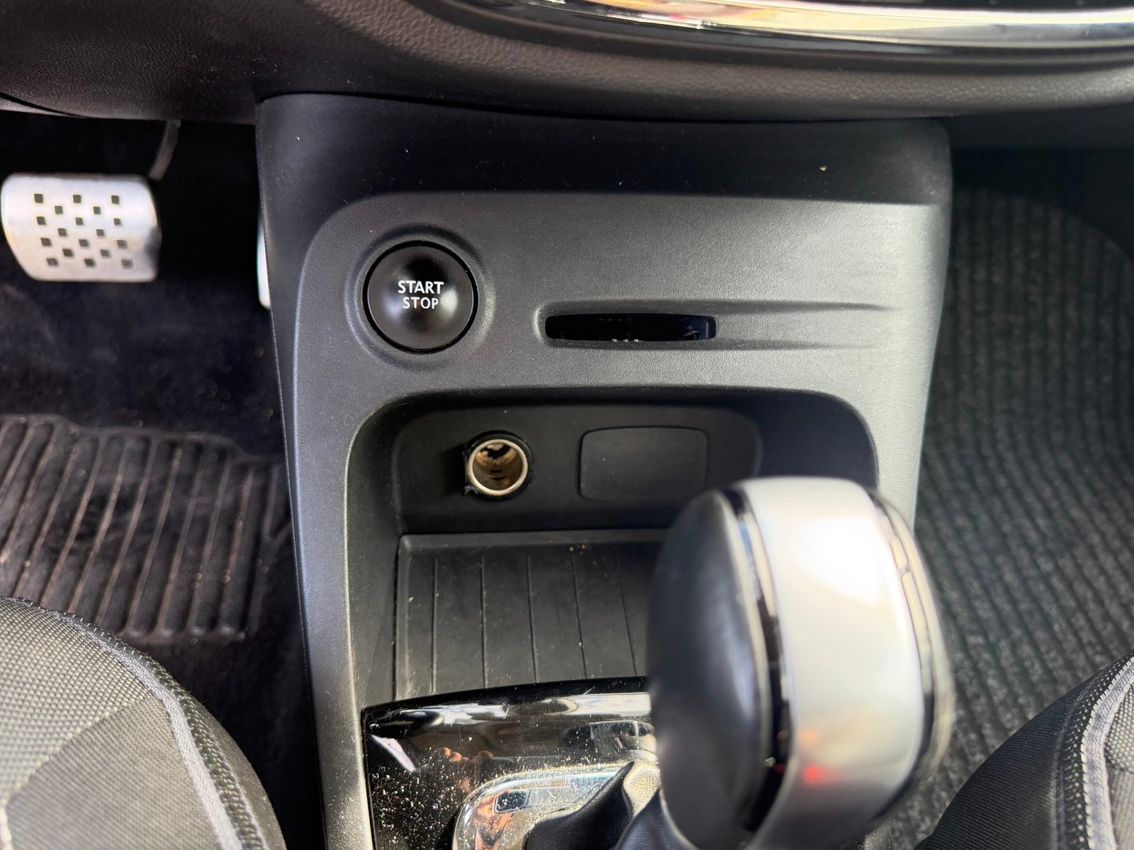 RENAULT Captur – I 1.2 TCe 16V EDC6 120 cv Boîte auto Intens