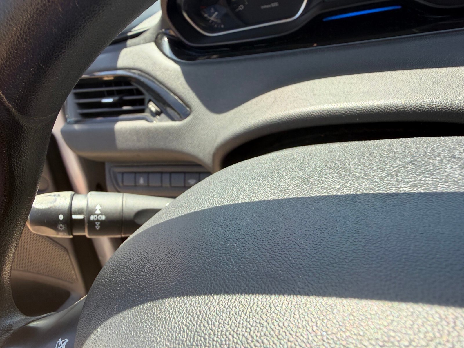 PEUGEOT 208 1.2 VTI 82ch 5p