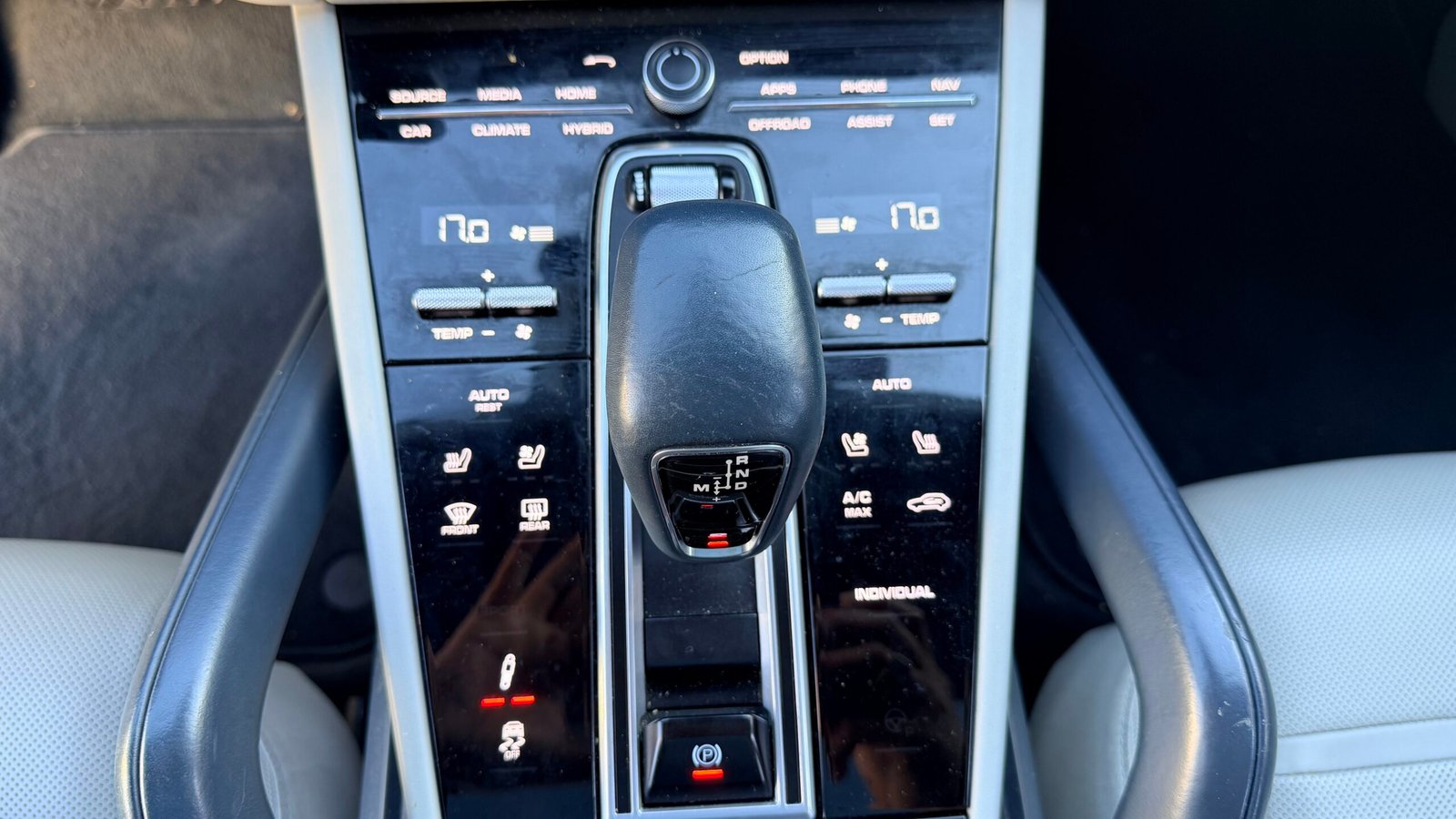 PORCHE CAYENNE COUPE 3.0 V6 E-HYBRID 462 CH