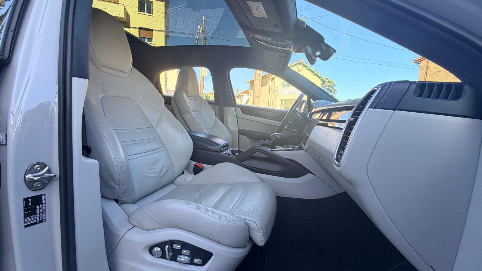 PORCHE CAYENNE COUPE 3.0 V6 E-HYBRID 462 CH