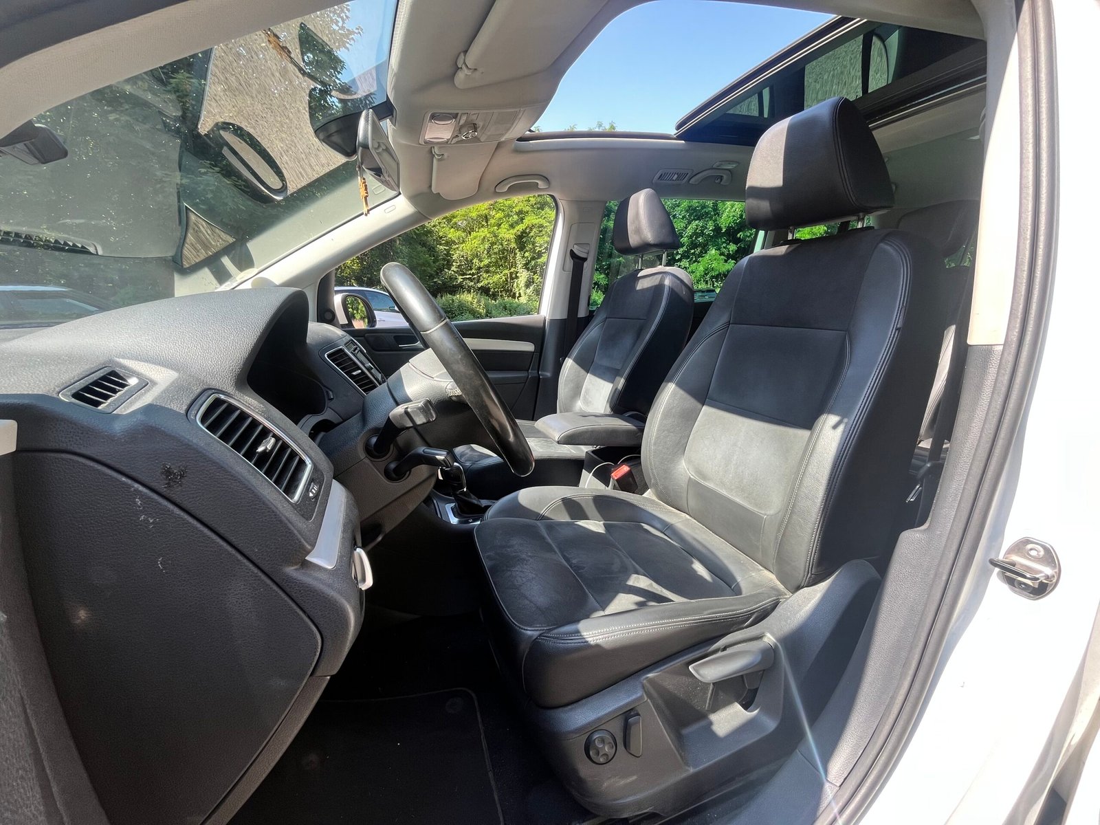 VOLKSWAGEN Sharan 2.0 TDi DSG6 170 CARAT 1ere MAIN