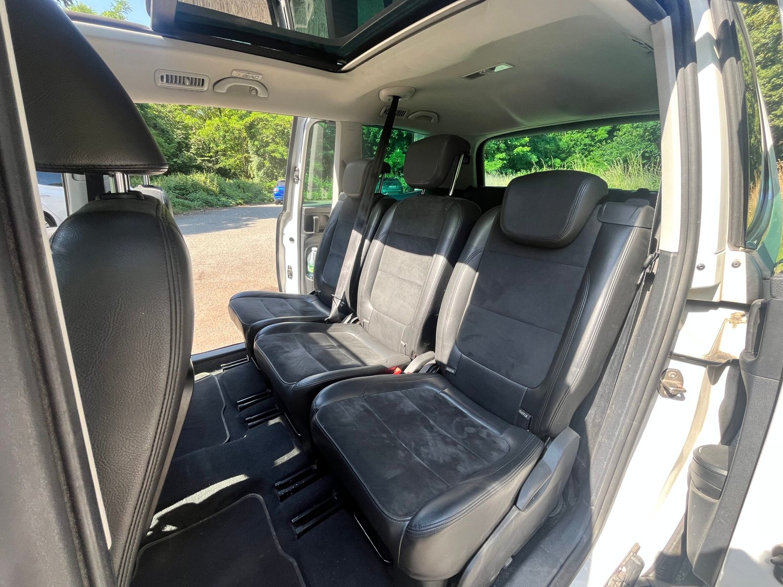 VOLKSWAGEN Sharan 2.0 TDi DSG6 170 CARAT 1ere MAIN