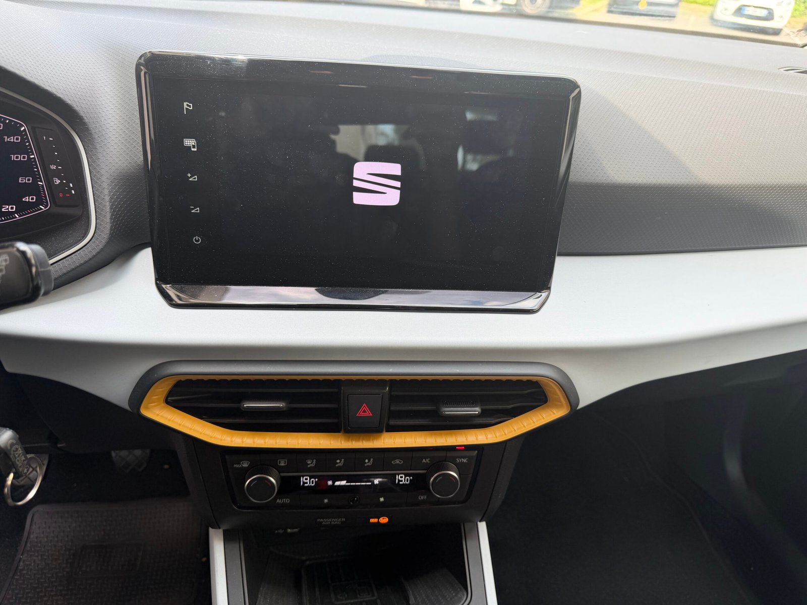SEAT Arona 110ch “Business”