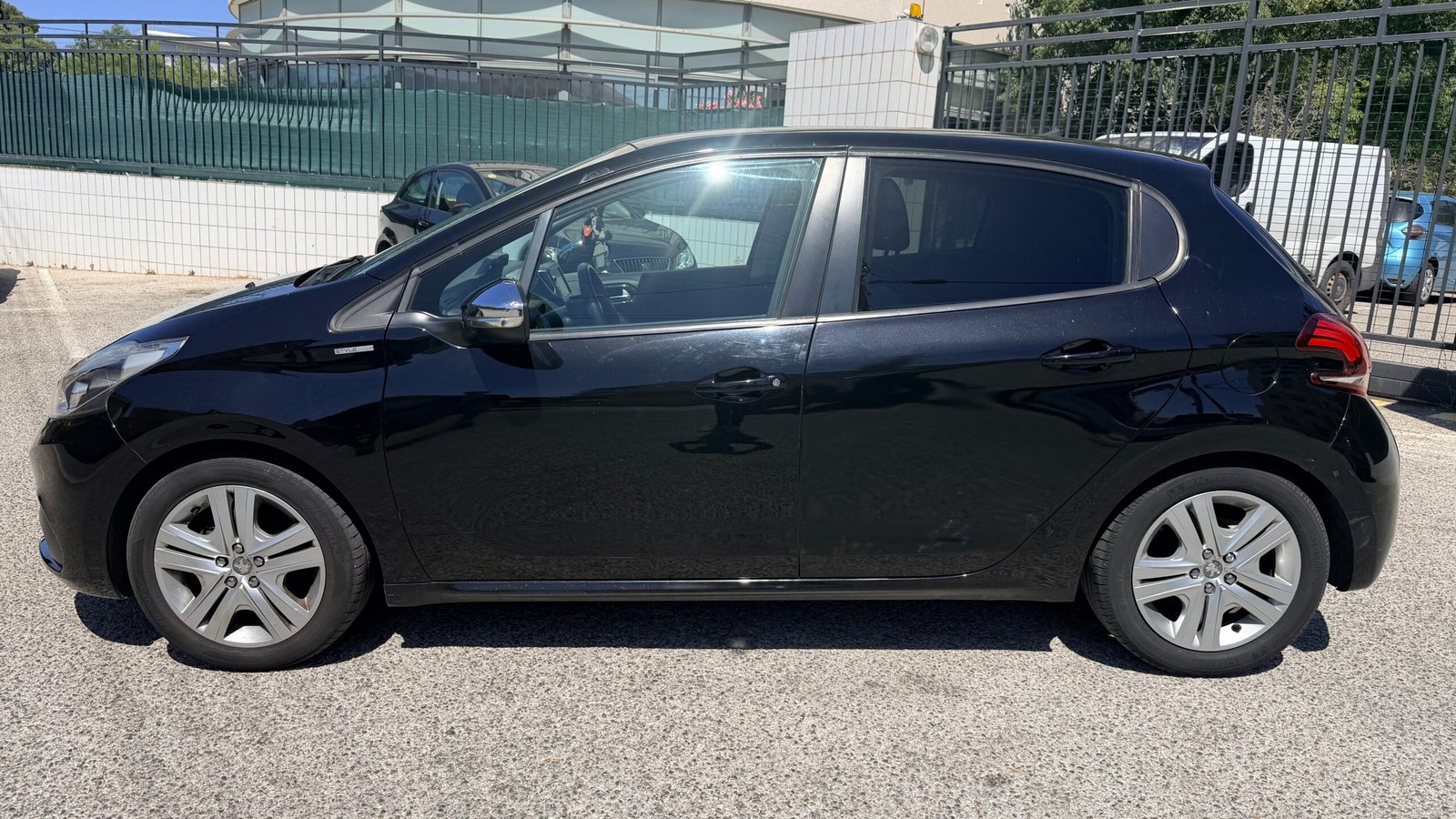 PEUGEOT 208 1.2 PURETECH STYLE 2017