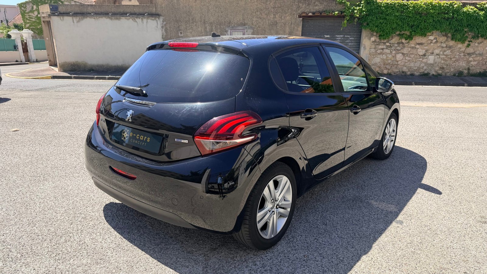 PEUGEOT 208 1.2 PURETECH STYLE 2017