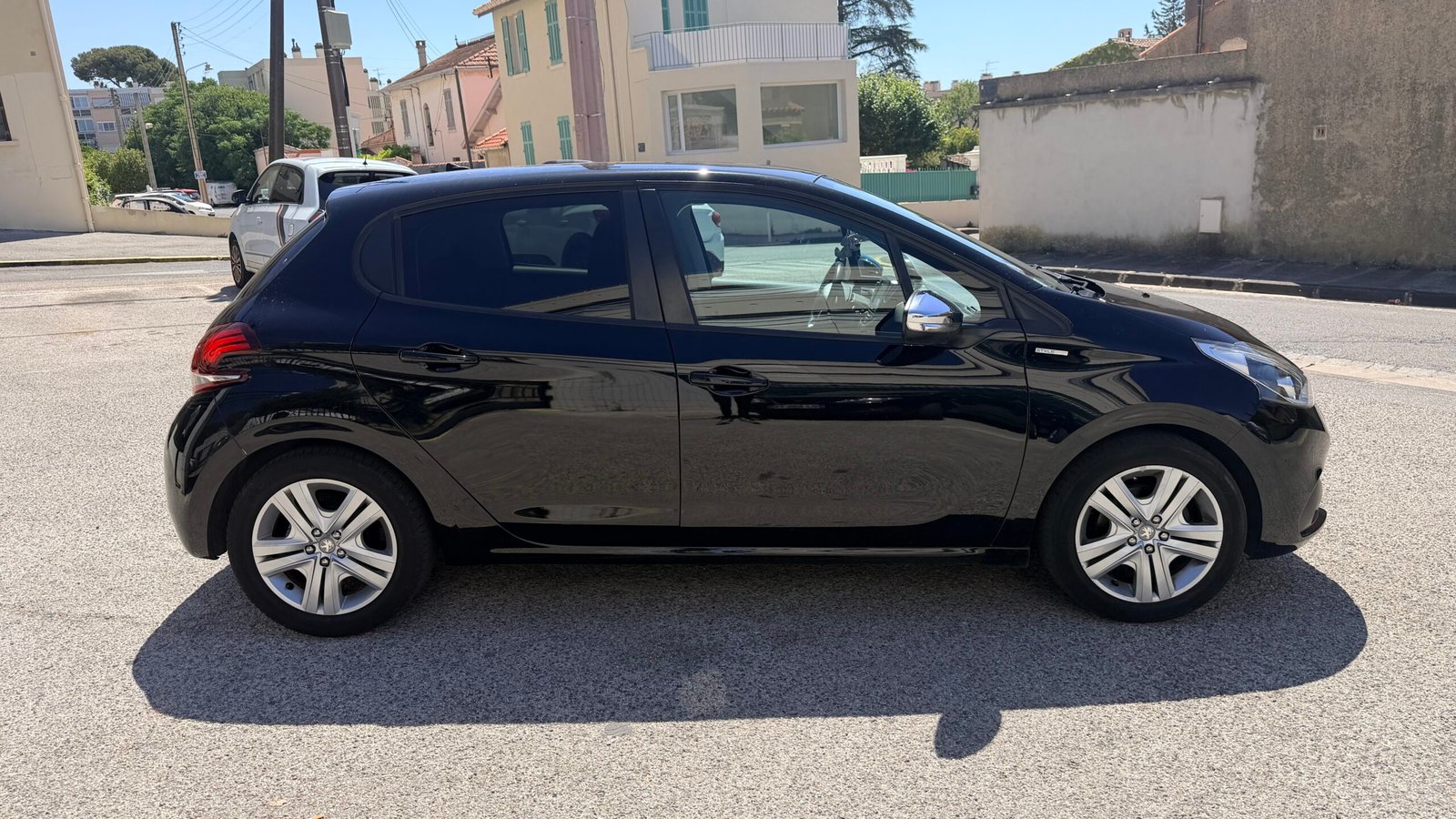PEUGEOT 208 1.2 PURETECH STYLE 2017