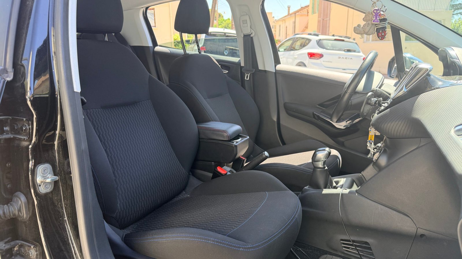 PEUGEOT 208 1.2 PURETECH STYLE 2017