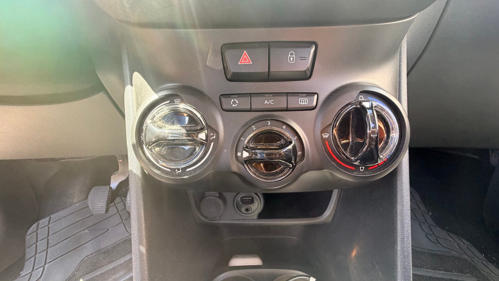 PEUGEOT 208 1.2 PURETECH STYLE 2017