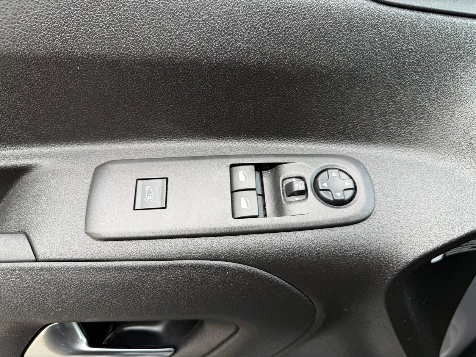 PEUGEOT Partner 131ch boîte automatique