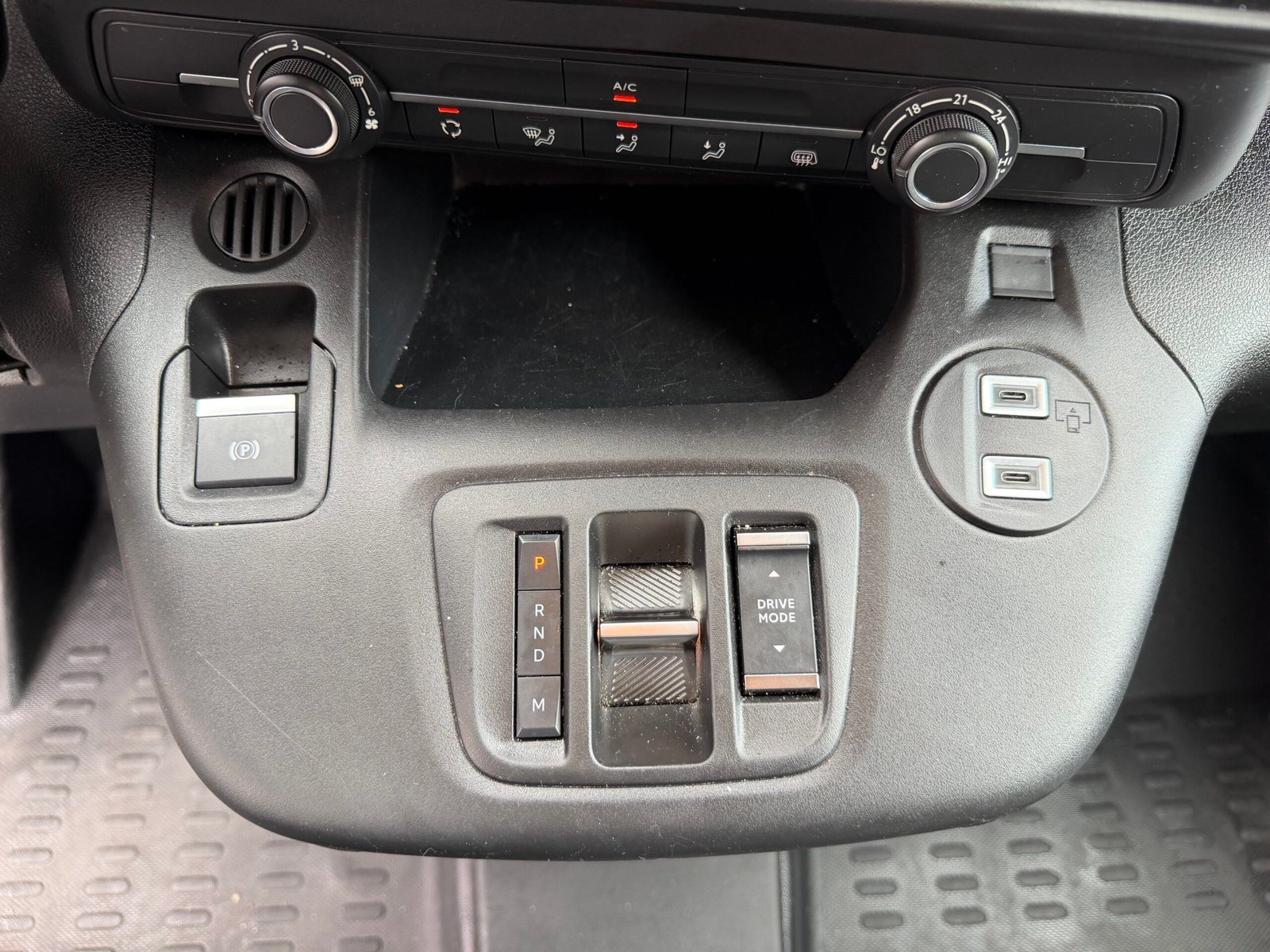 PEUGEOT Partner 131ch boîte automatique