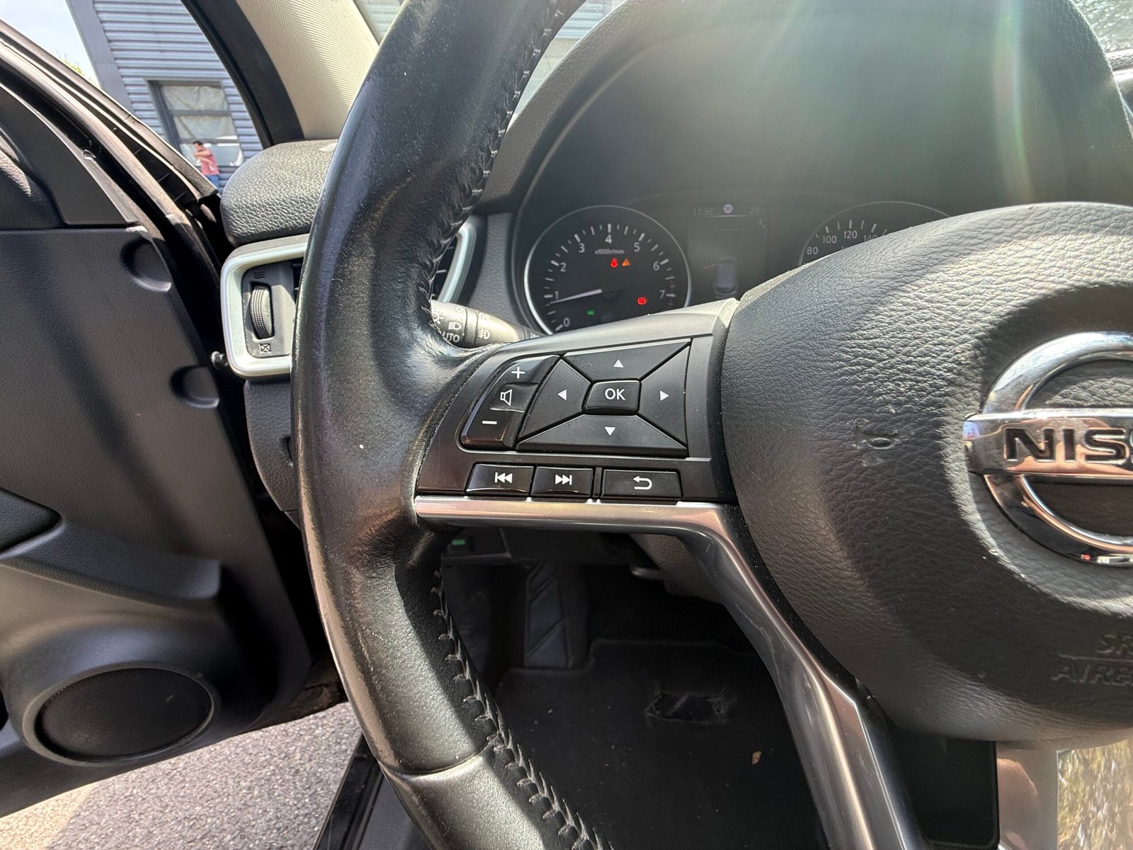 NISSAN Qashqai II Phase 2 1.2 DIG-T 16V 2WD Xtronic CVT S&S 115 cv Boîte auto Tekna