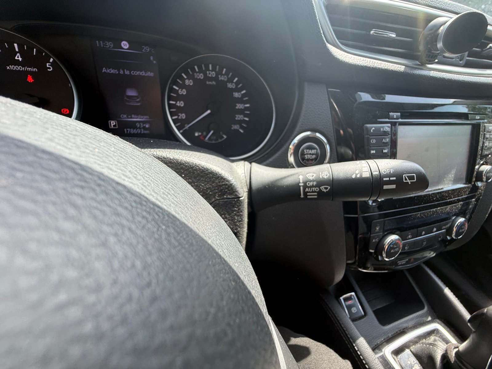NISSAN Qashqai II Phase 2 1.2 DIG-T 16V 2WD Xtronic CVT S&S 115 cv Boîte auto Tekna