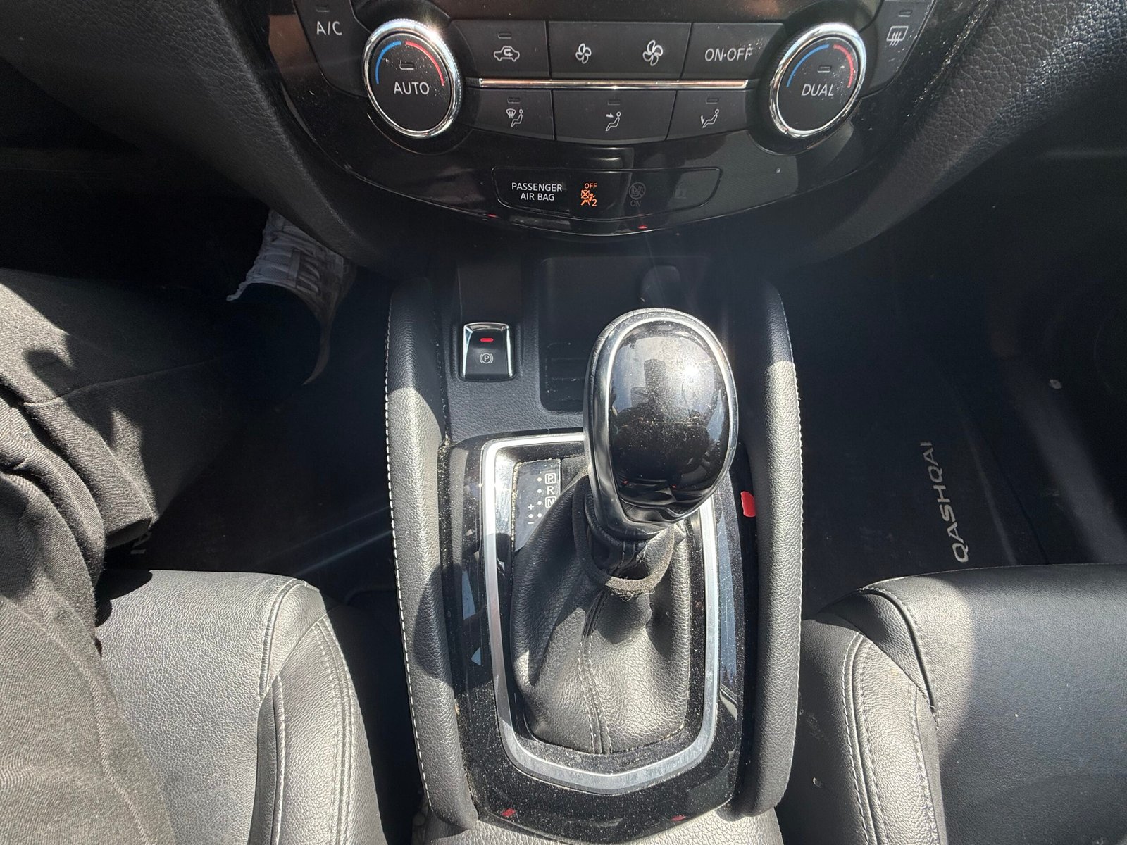 NISSAN Qashqai II Phase 2 1.2 DIG-T 16V 2WD Xtronic CVT S&S 115 cv Boîte auto Tekna