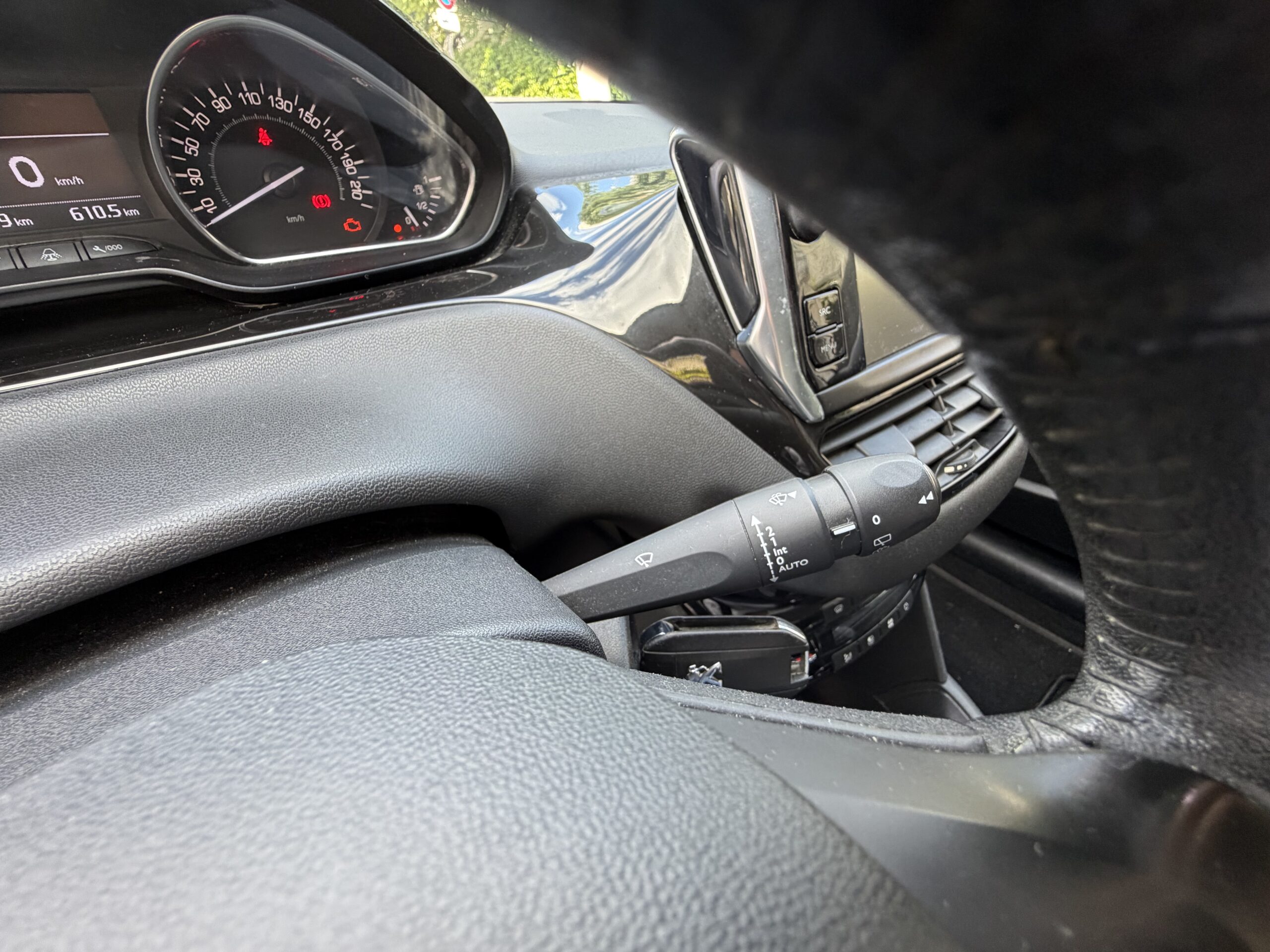 PEUGEOT 208 82ch
