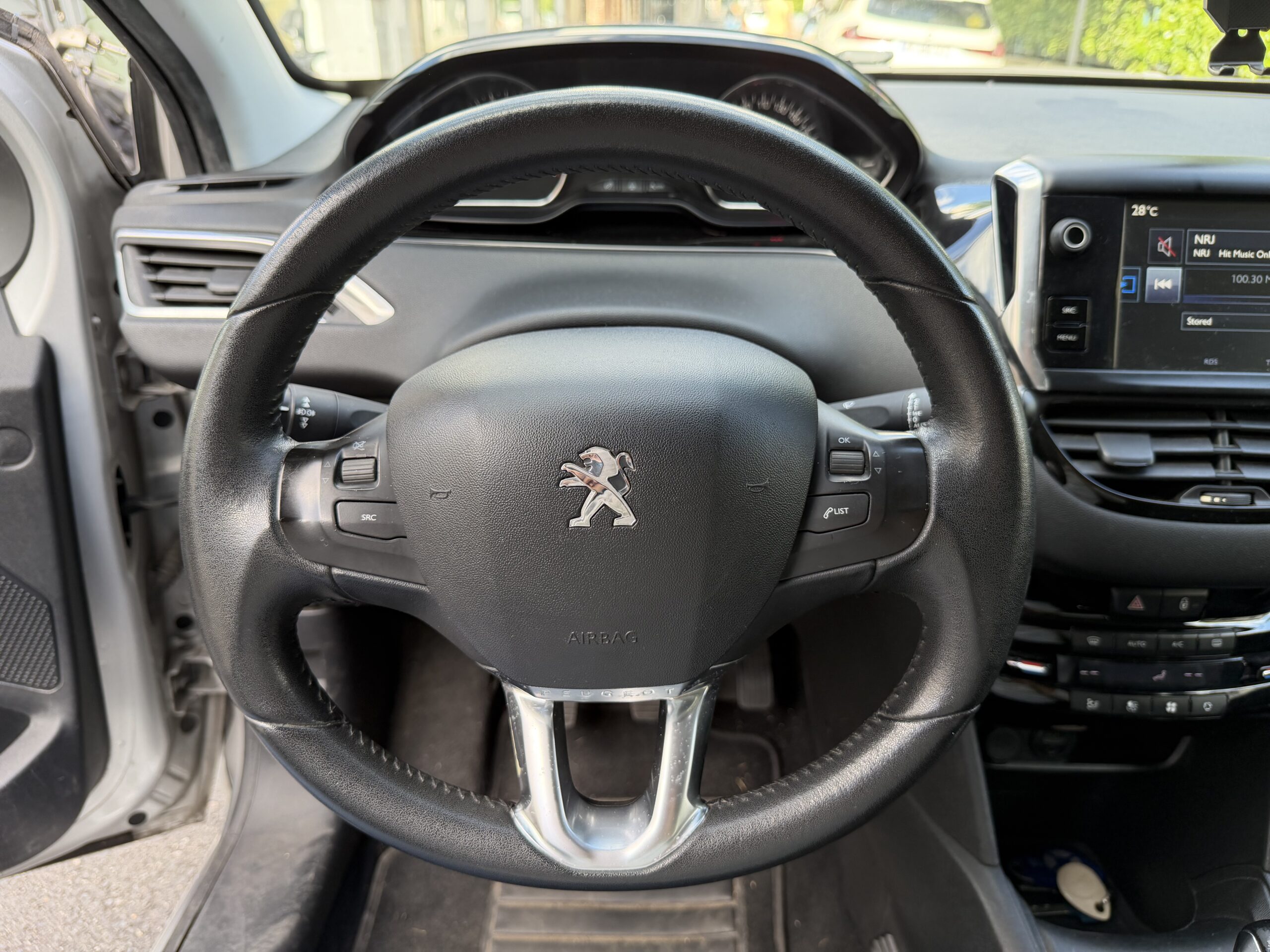 PEUGEOT 208 82ch