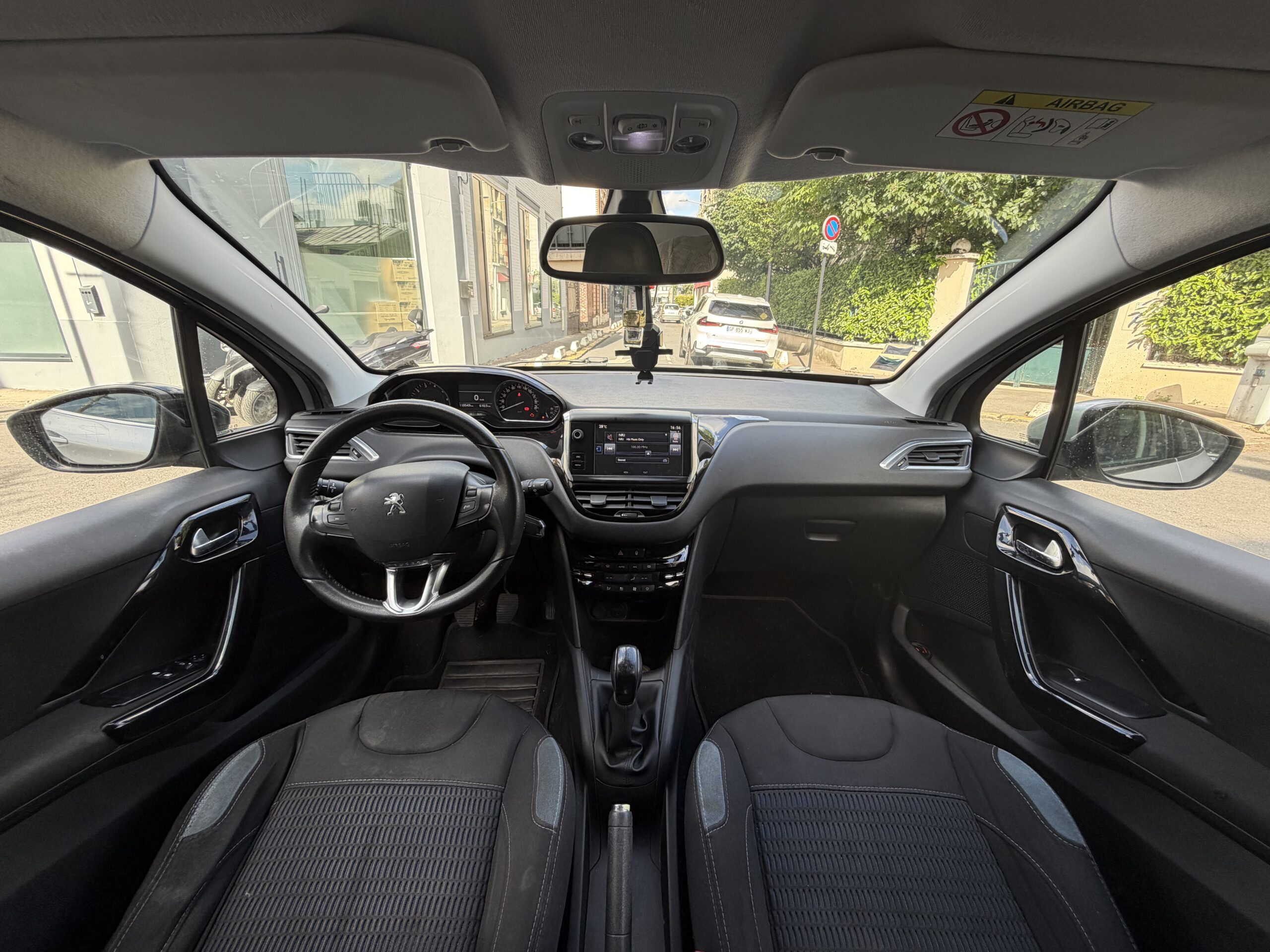 PEUGEOT 208 82ch