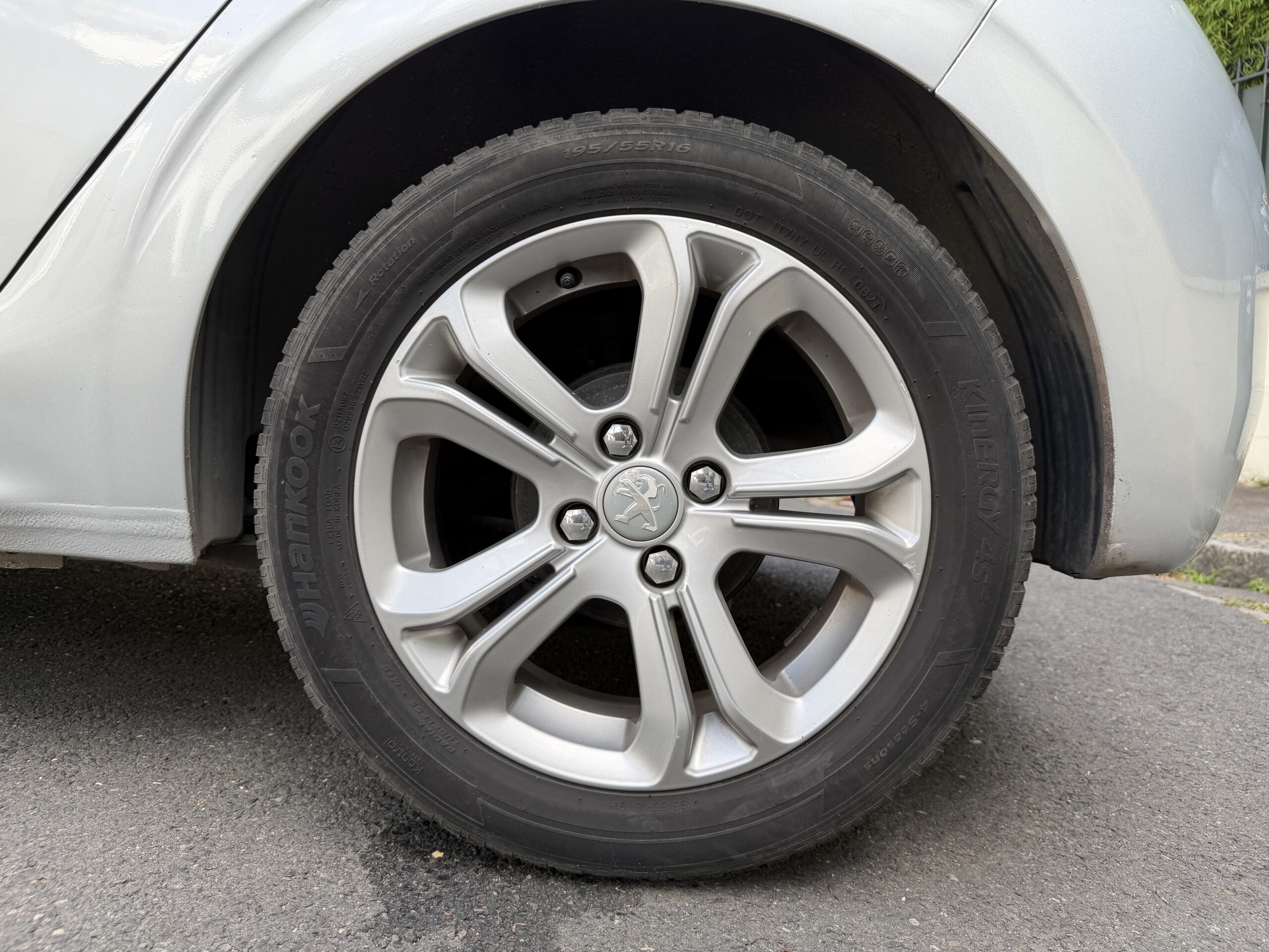 PEUGEOT 208 82ch