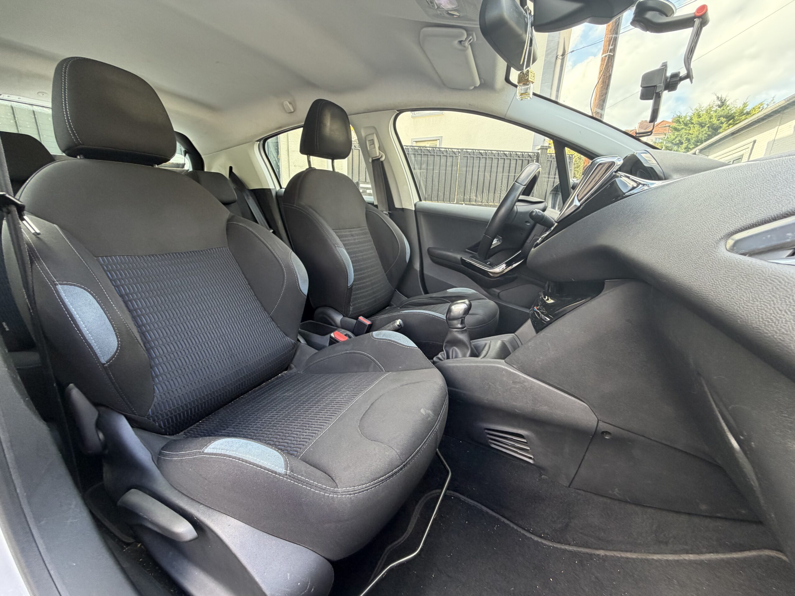 PEUGEOT 208 82ch