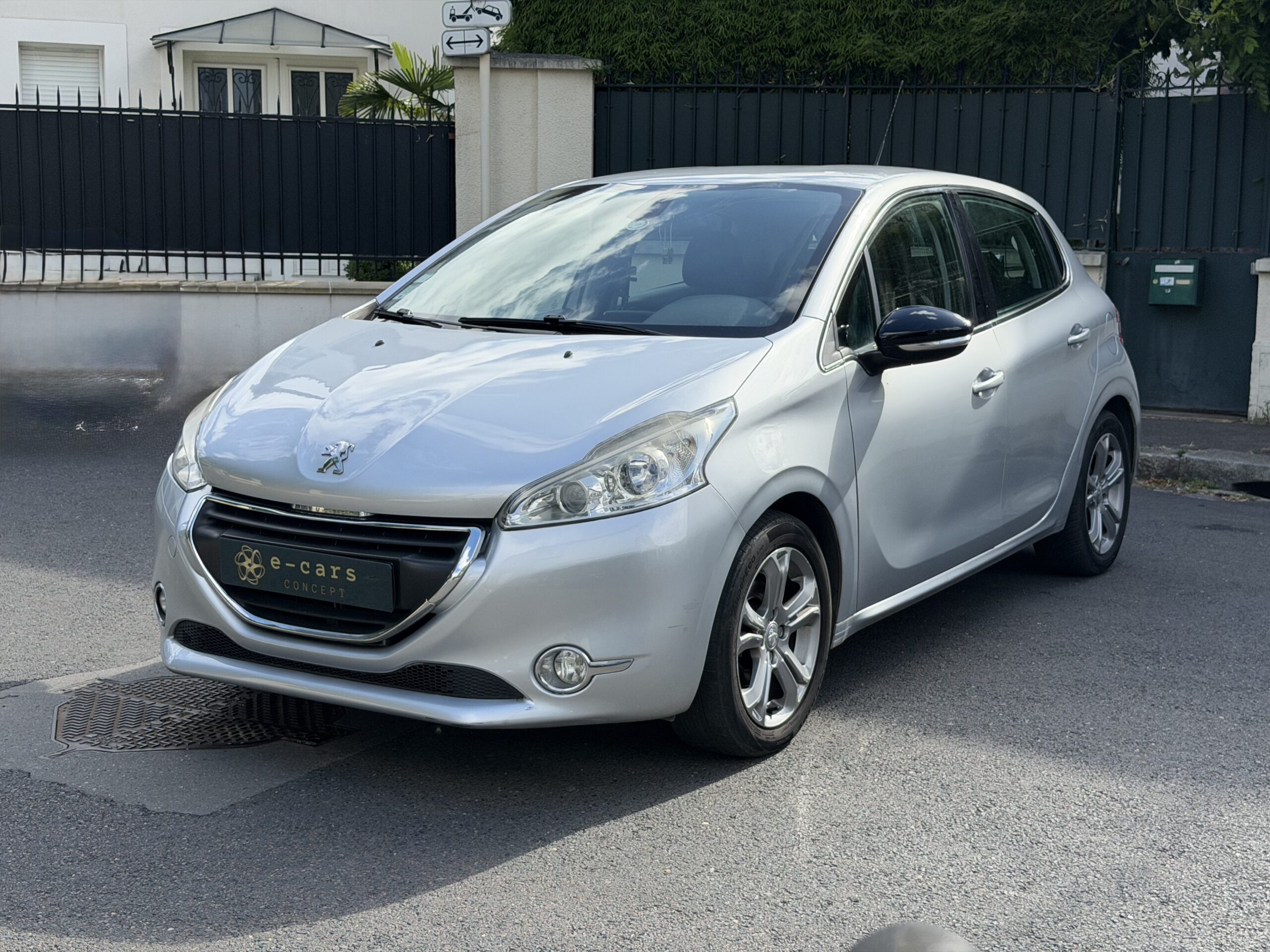 PEUGEOT 208 82ch