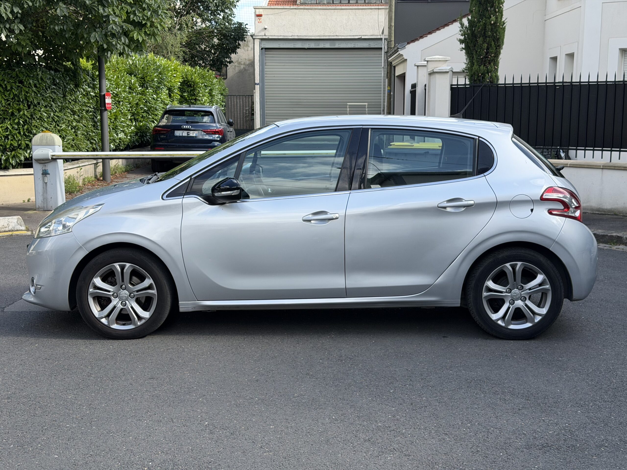 PEUGEOT 208 82ch