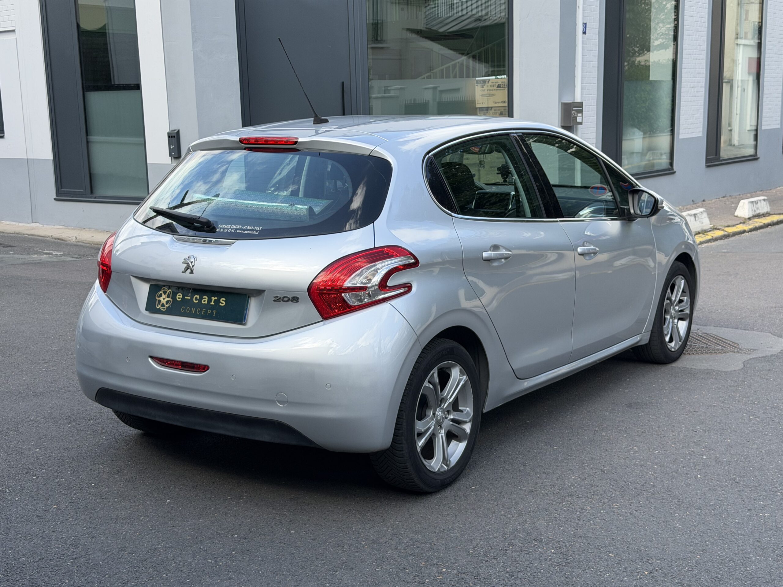 PEUGEOT 208 82ch