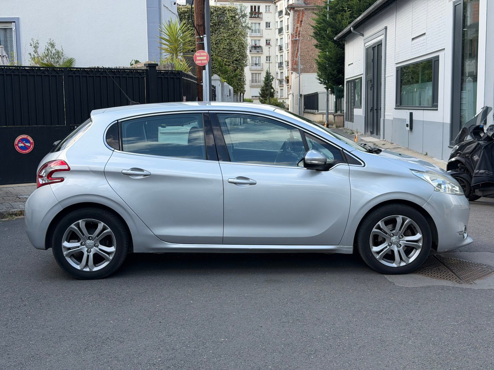 PEUGEOT 208 82ch